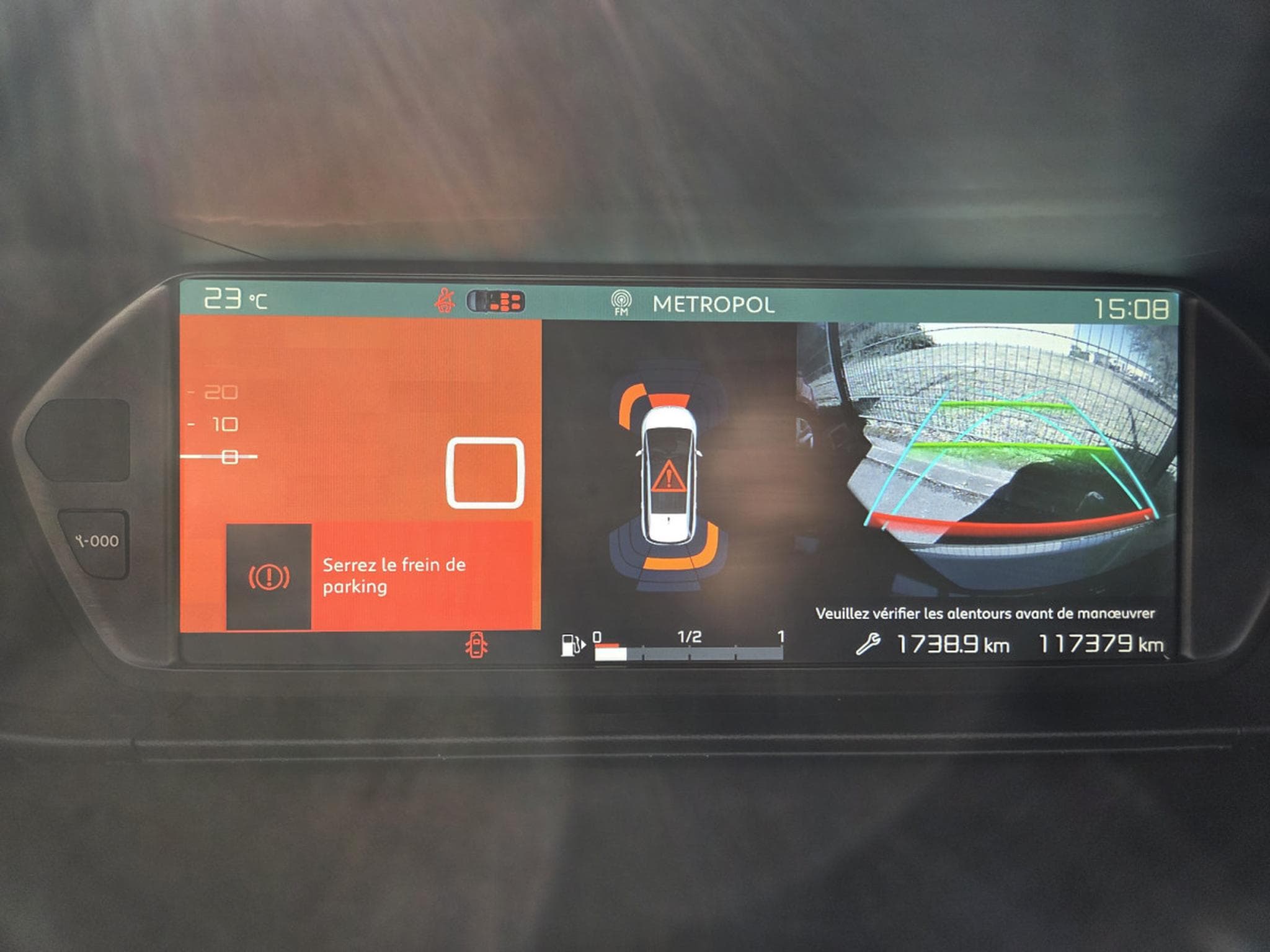 Citroën C4 Grand SpaceTourer 1.5 BlueHDi 130CV BUSINESS 7PLACES (2020) - Photo 17