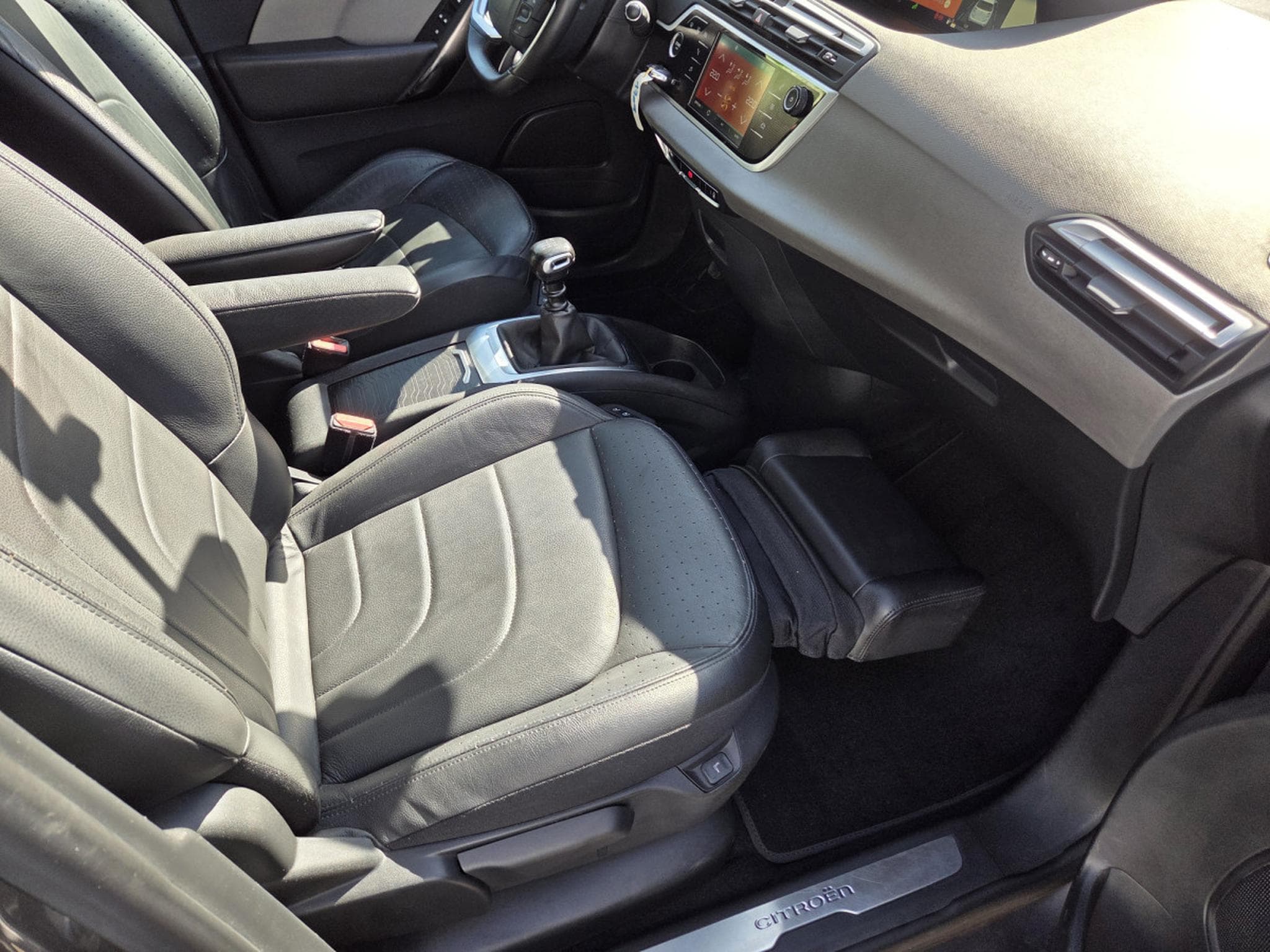 Citroën C4 Grand SpaceTourer 1.5 BlueHDi 130CV BUSINESS 7PLACES (2020) - Photo 19