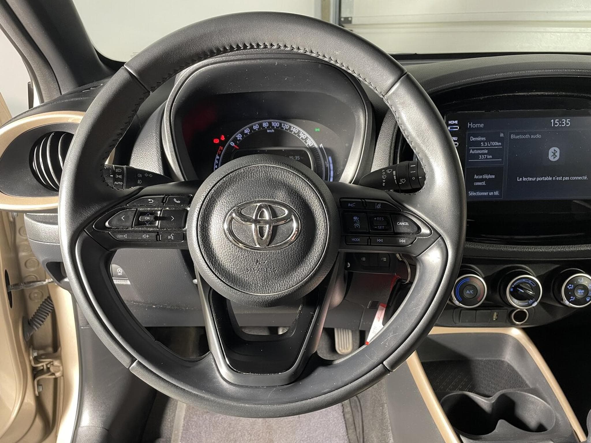 Toyota Aygo 1.0 VVT-I 72 DESIGN BLUETOOTH (2023) - Foto 8