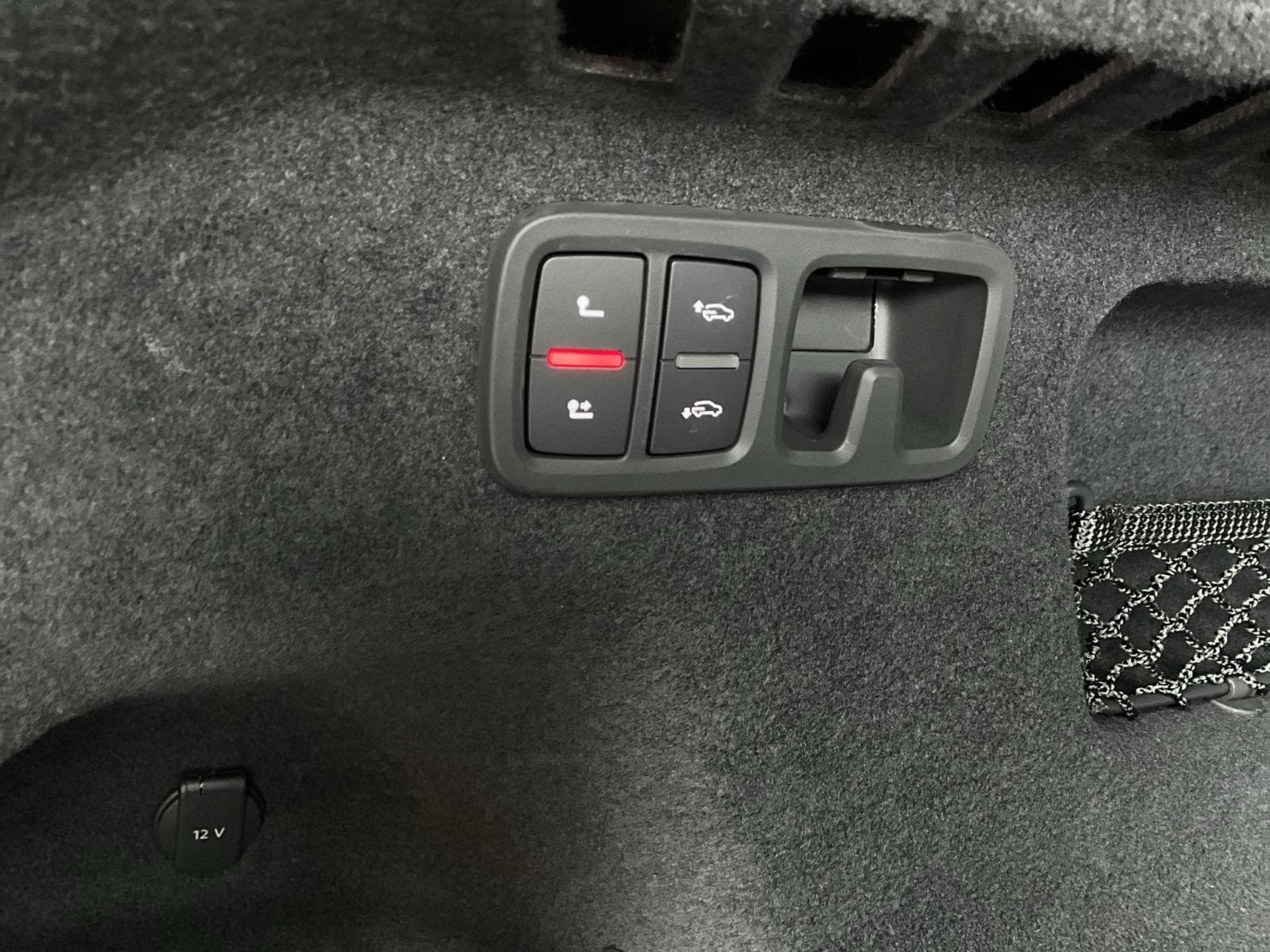 Audi SQ8 TFSI+Tiptronic+4M+Sound+AHK (2025) - Photo 19