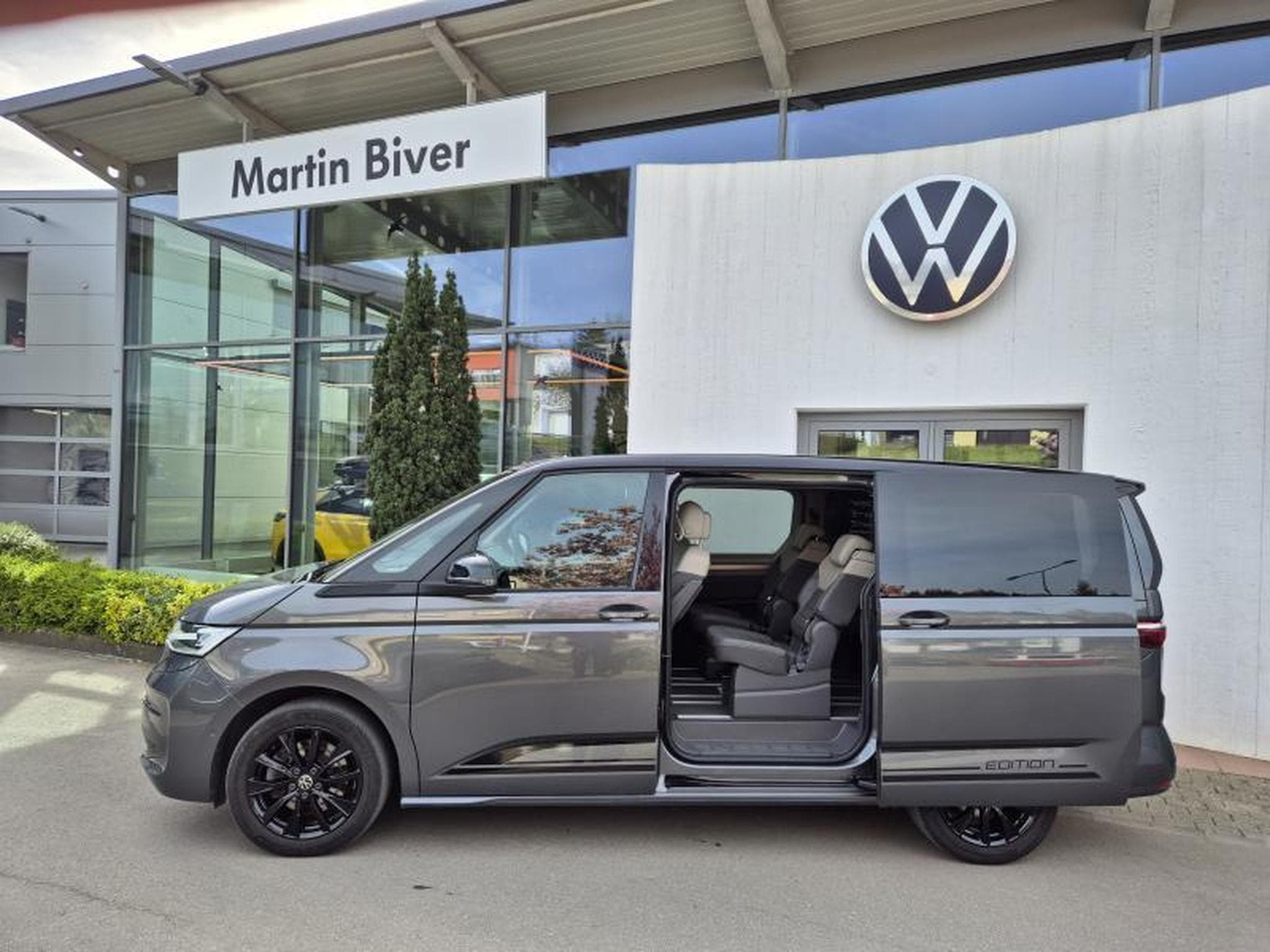 VW Multivan Edition (2023) - Photo 4