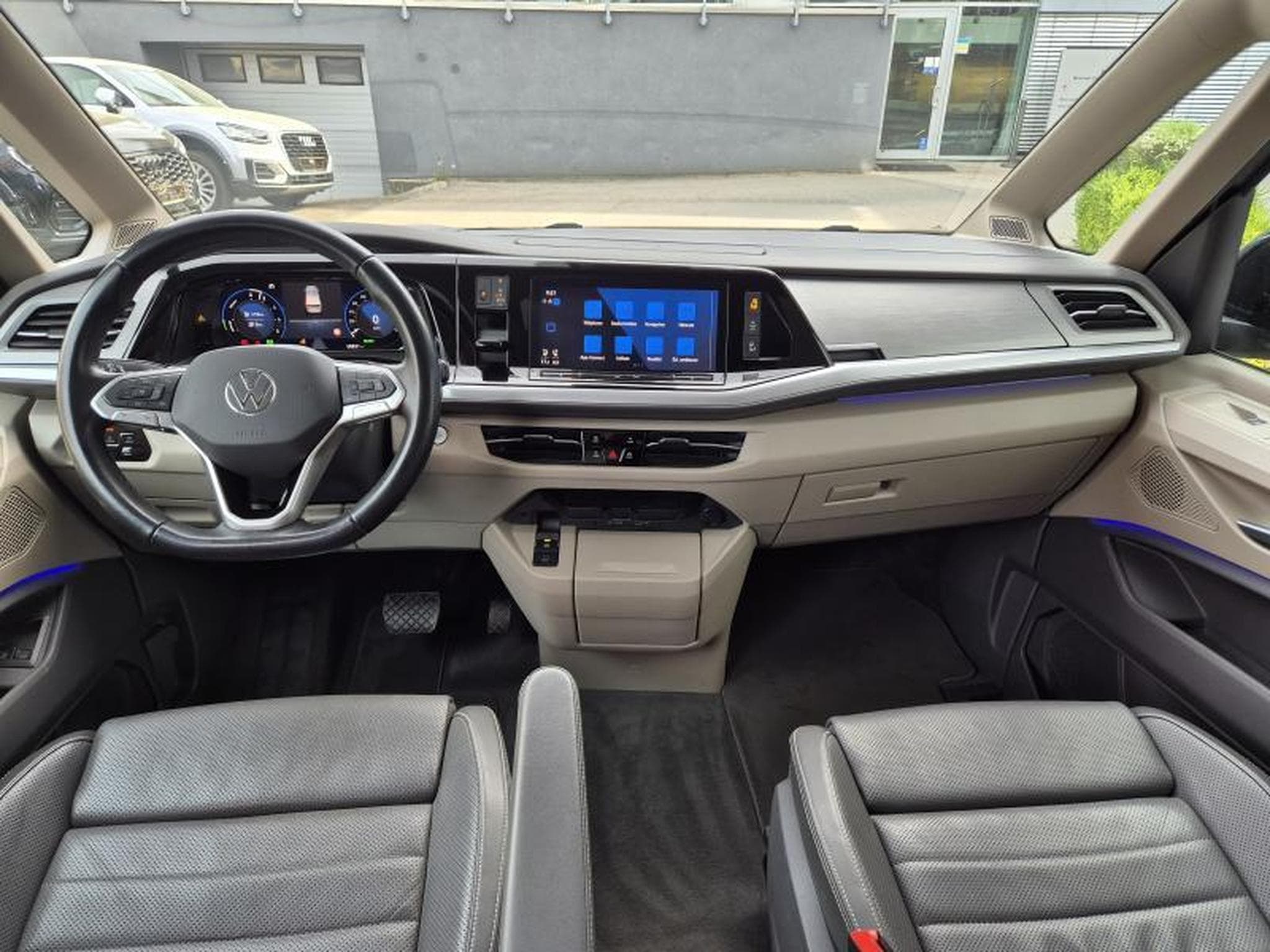 VW Multivan Edition (2023) - Photo 6