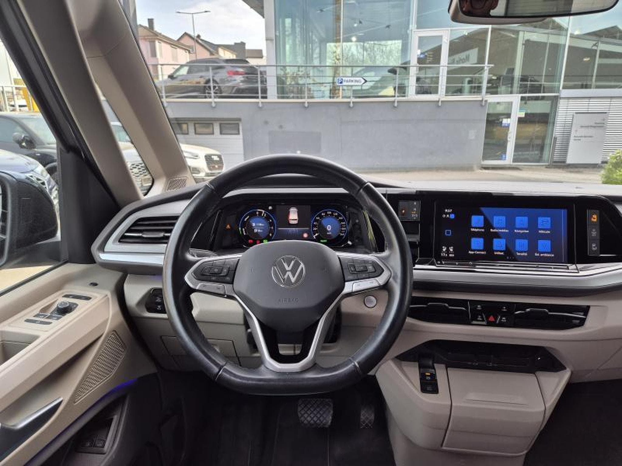 VW Multivan Edition (2023) - Photo 7