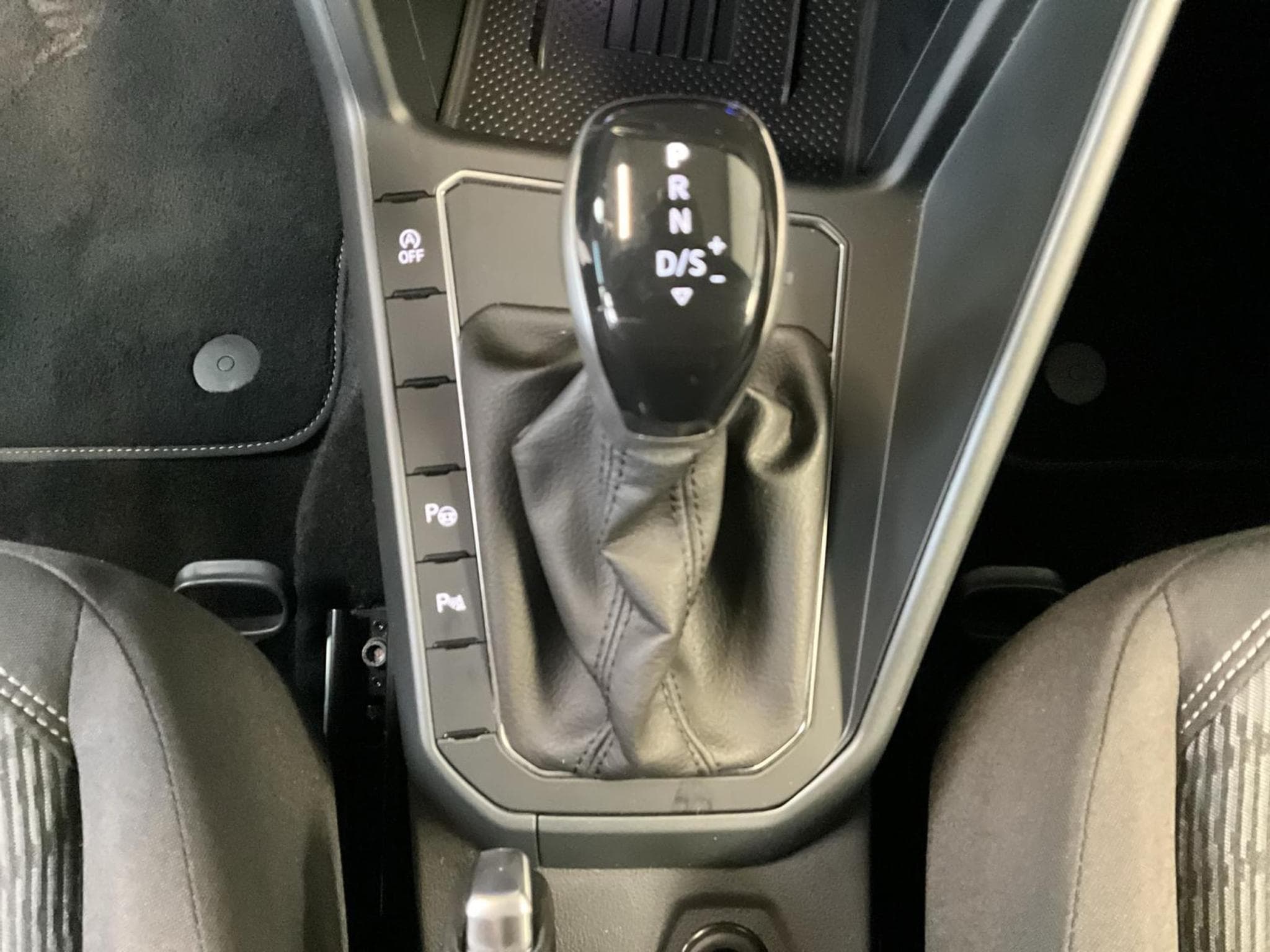 VW Polo R-Line+DSG+Led+CarPlay (2025) - Photo 12