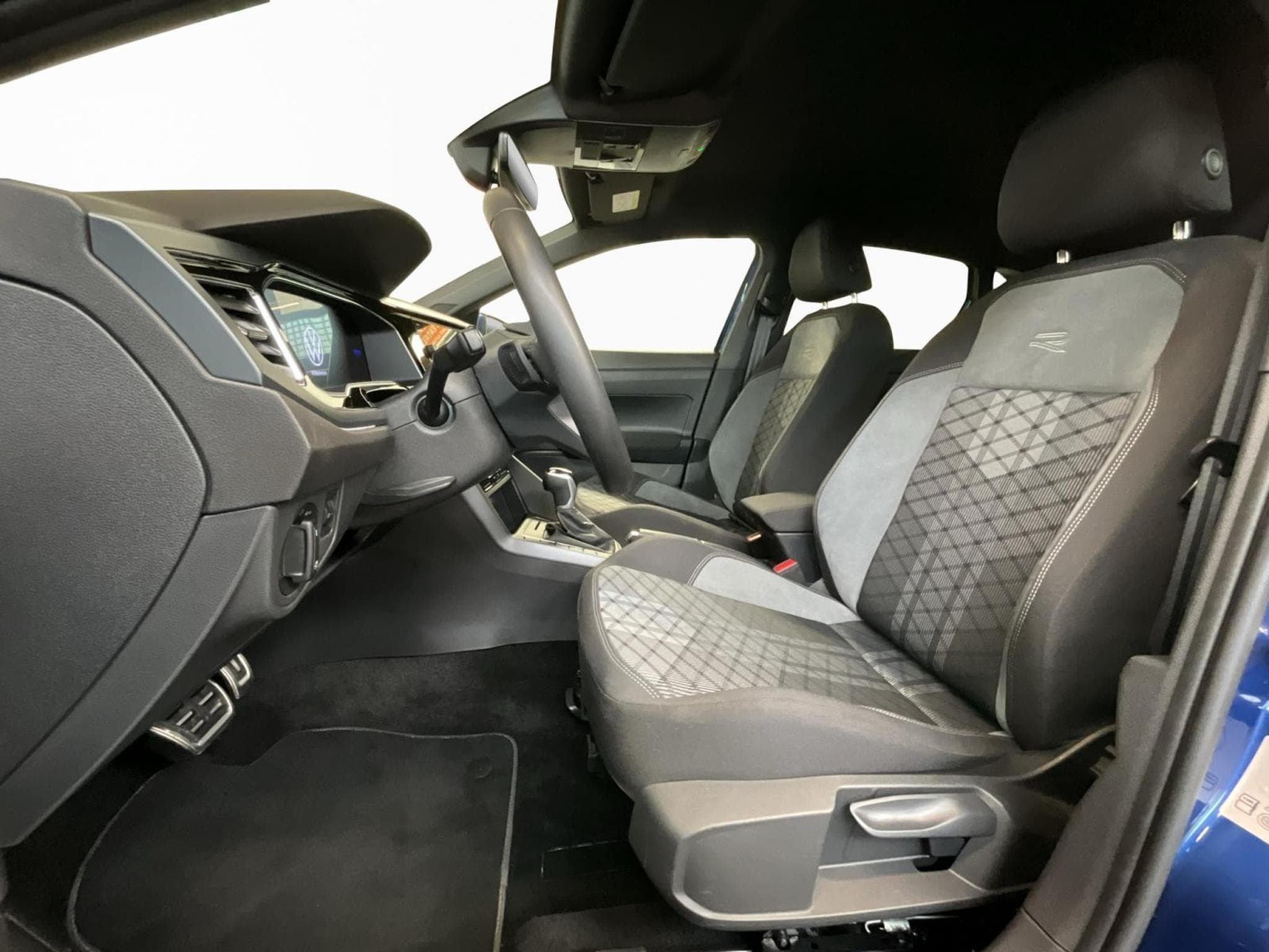 VW Polo R-Line+DSG+Led+CarPlay (2025) - Photo 9