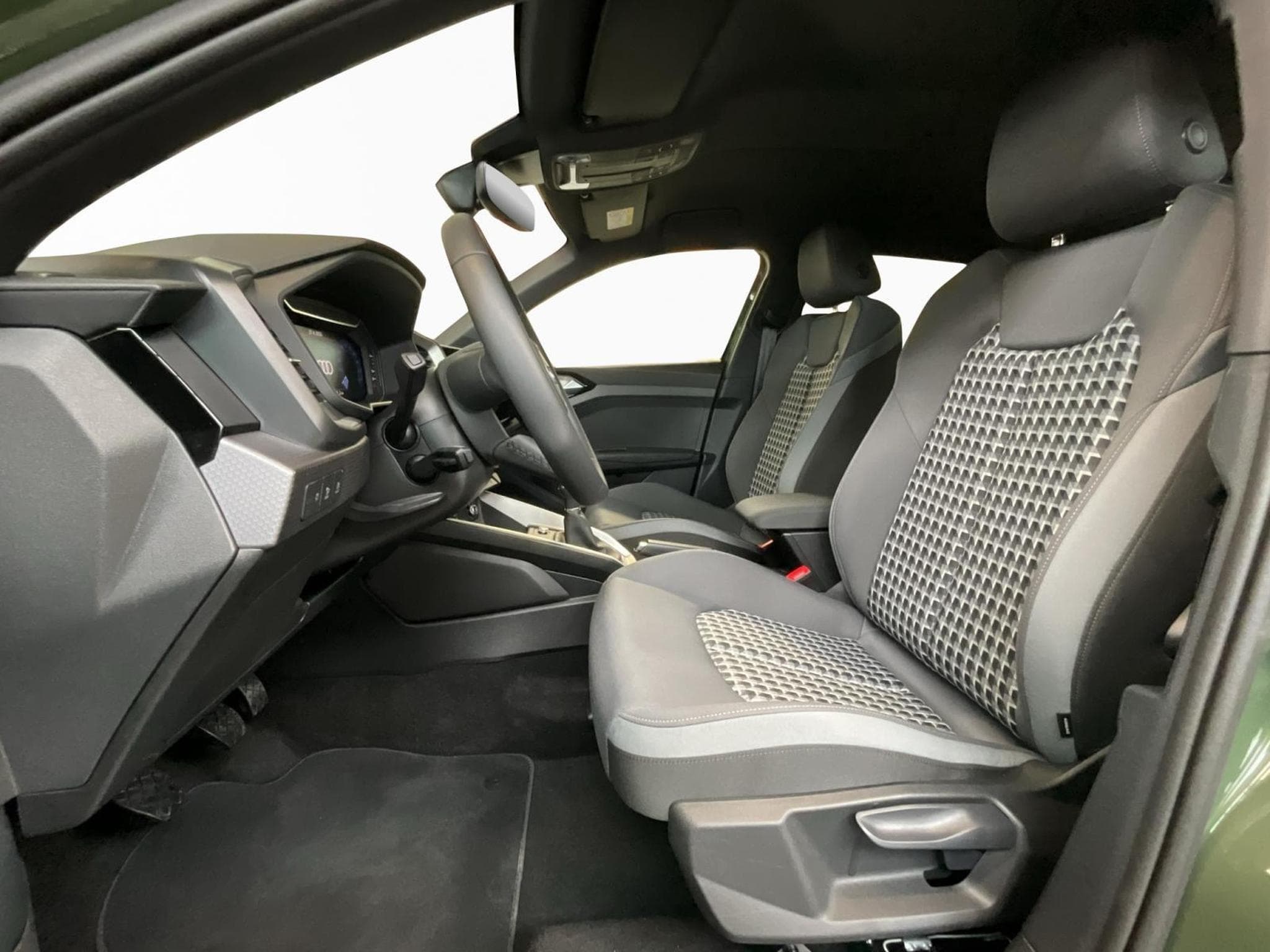 Audi A1 SB+Advanced+25TFSI+RearView+LED (2025) - Photo 11