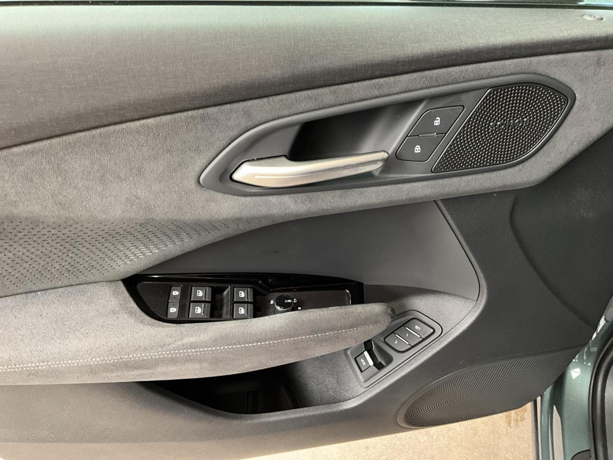 Audi Q3 S-Line+TFSI+Quattro+S-Tronic+Pano (2025) - Photo 10