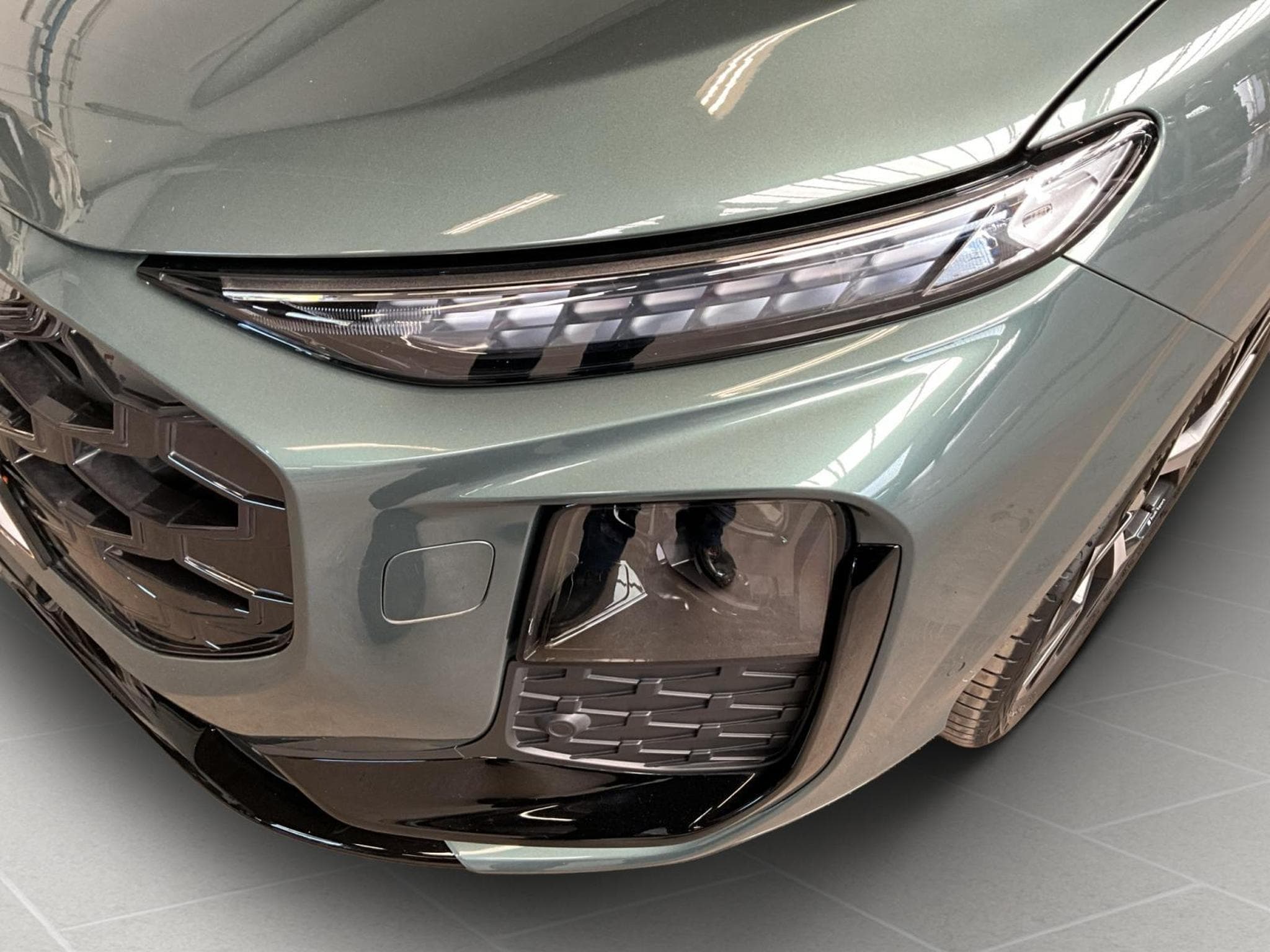 Audi Q3 S-Line+TFSI+Quattro+S-Tronic+Pano (2025) - Photo 9