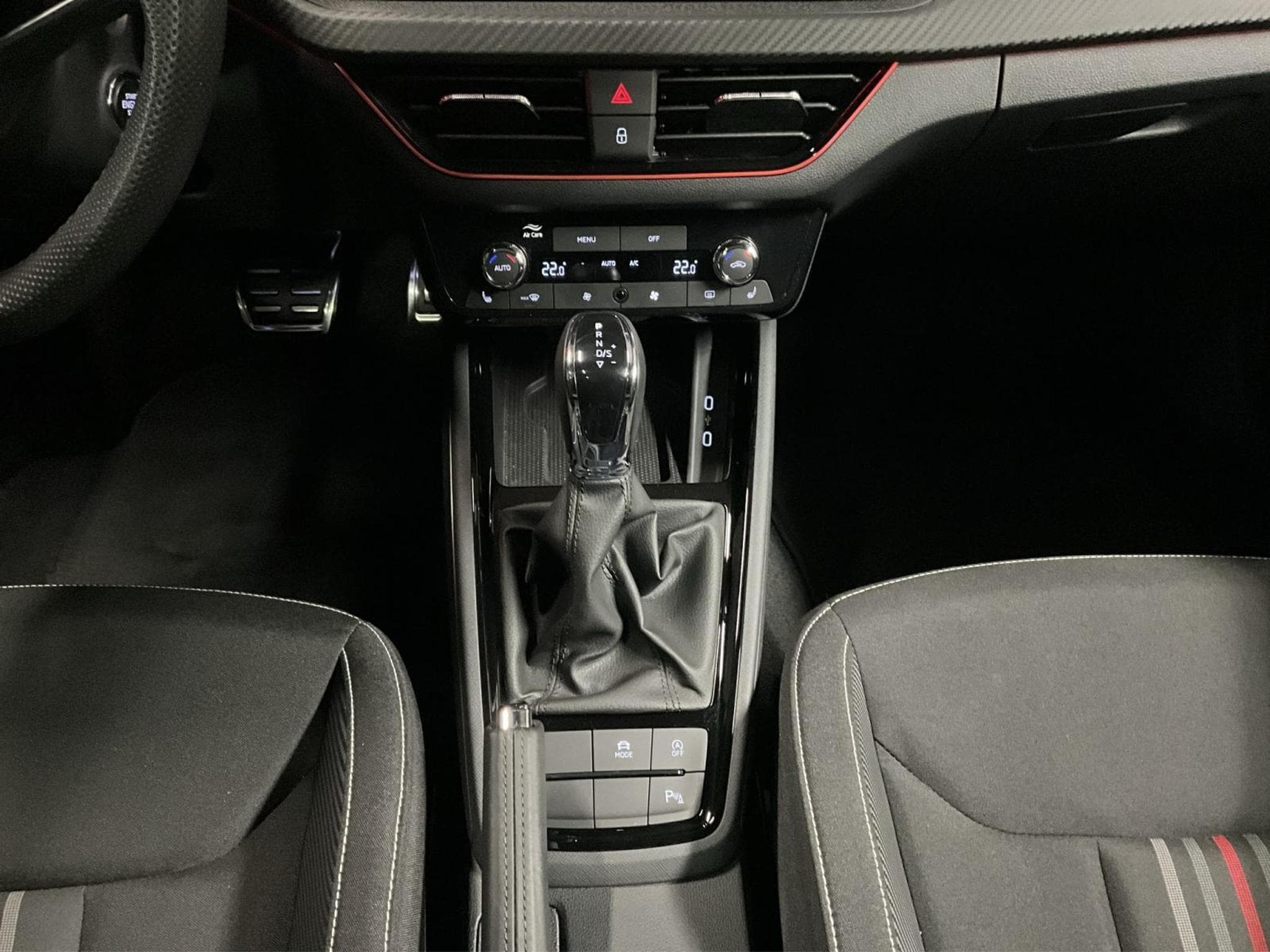 Skoda Scala Monte-Carlo+DSG+RearView+Pano (2024) - Photo 12