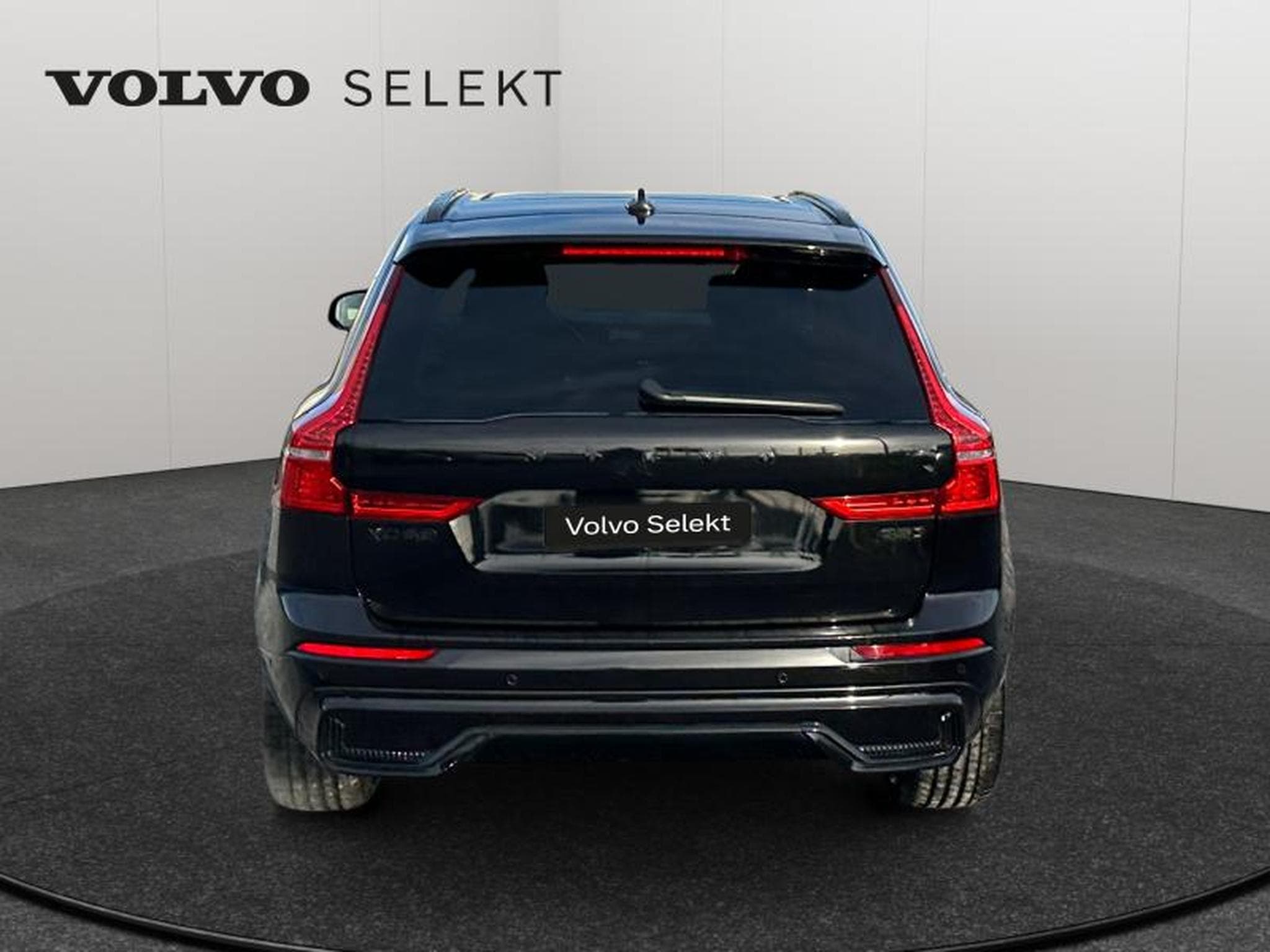 Volvo XC60 B5 Ultra Black Edition / Essence (2025) - Photo 6