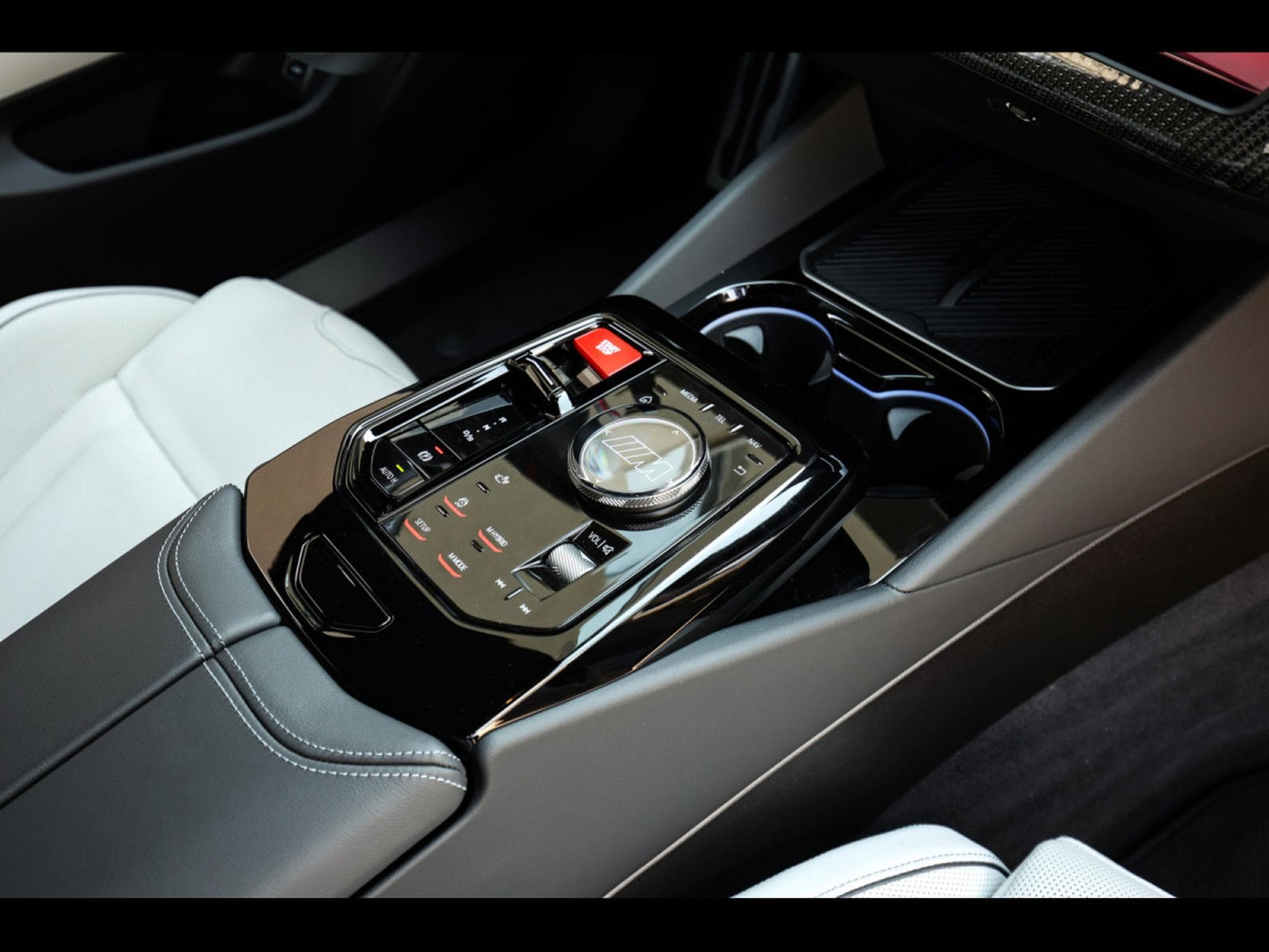 BMW M5 XDRIVE (G90) - SOPHISTOGRAU BRILLANTEFFEKT (2025) - Foto 13