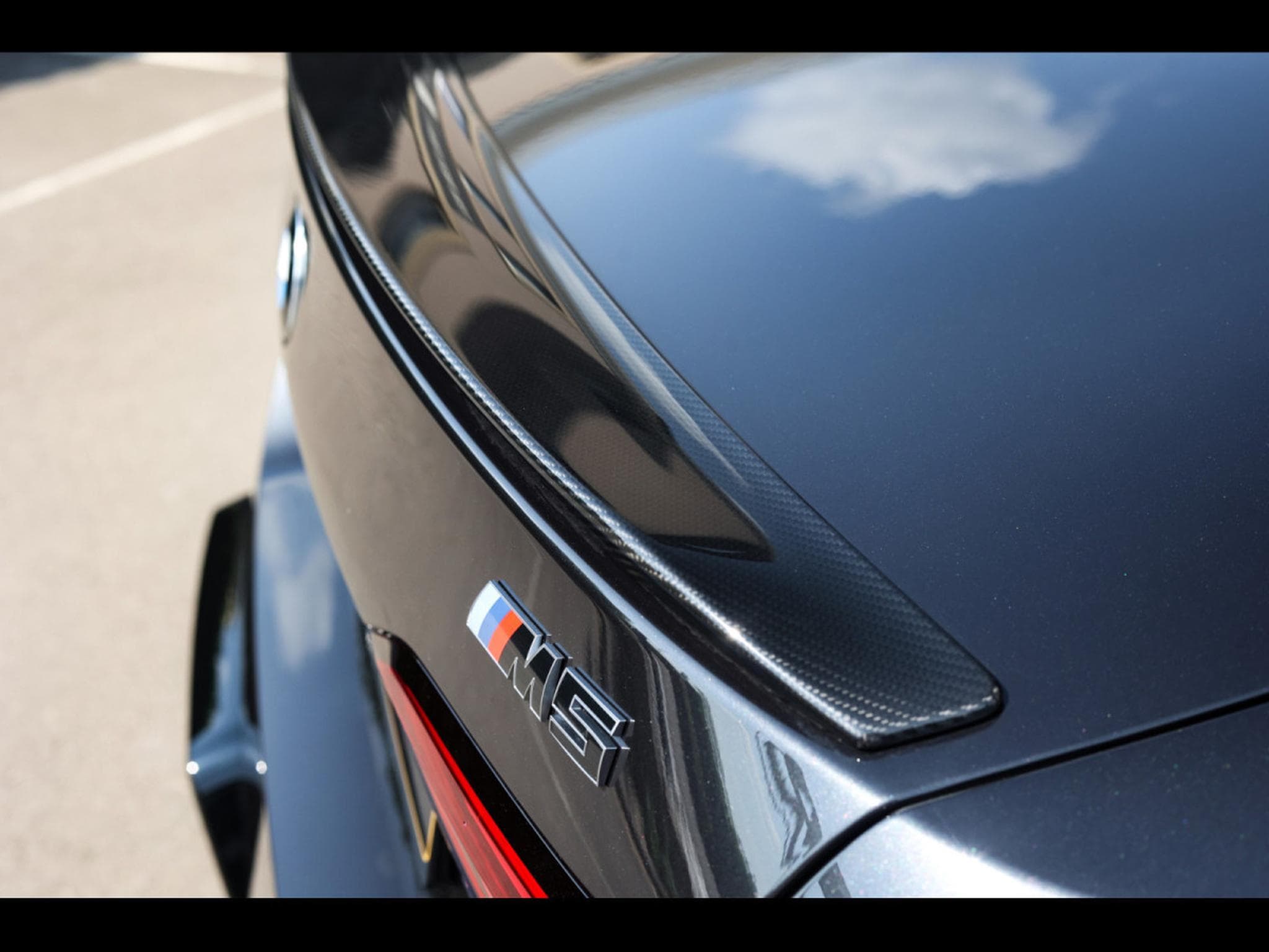 BMW M5 XDRIVE (G90) - SOPHISTOGRAU BRILLANTEFFEKT (2025) - Foto 18