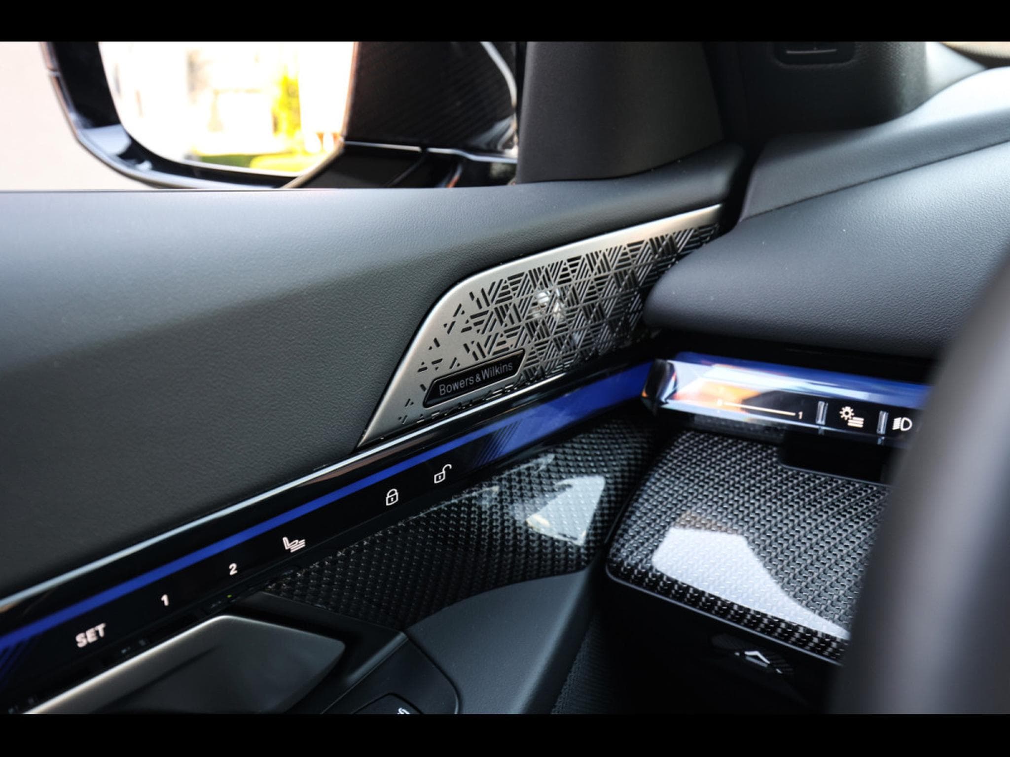 BMW M5 XDRIVE (G90) - SOPHISTOGRAU BRILLANTEFFEKT (2025) - Foto 23