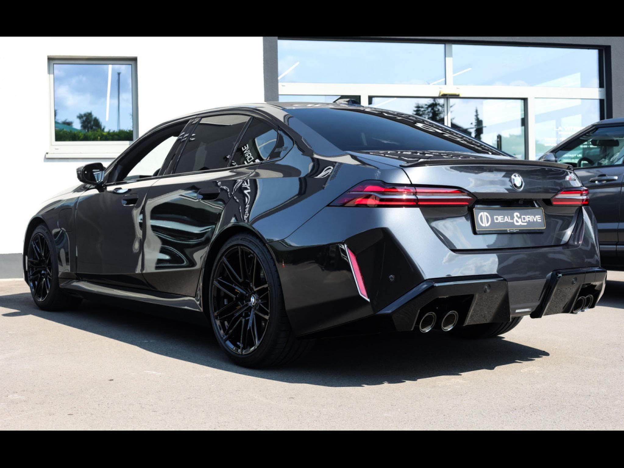 BMW M5 XDRIVE (G90) - SOPHISTOGRAU BRILLANTEFFEKT (2025) - Foto 3