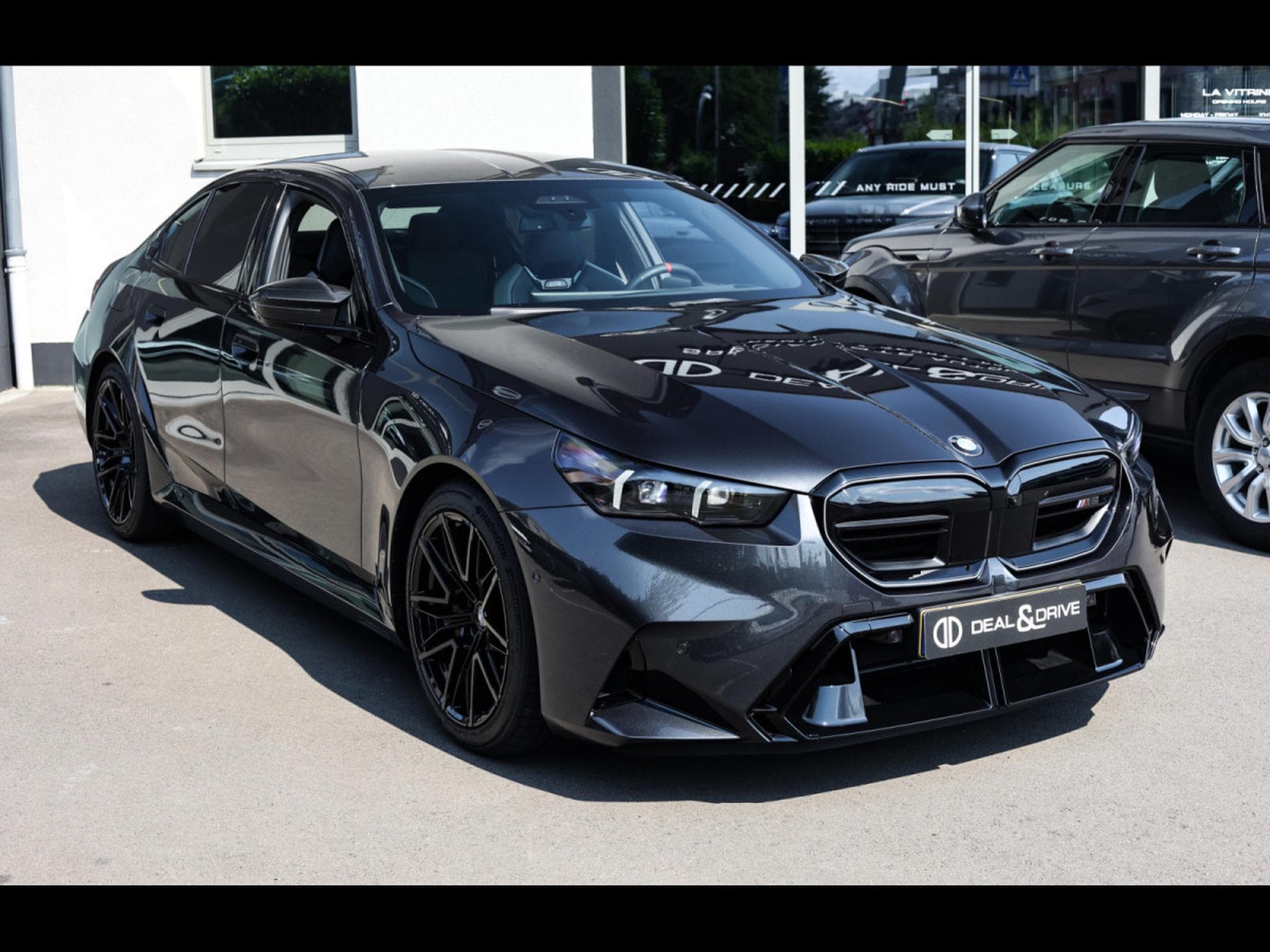 BMW M5 XDRIVE (G90) - SOPHISTOGRAU BRILLANTEFFEKT (2025) - Foto 5