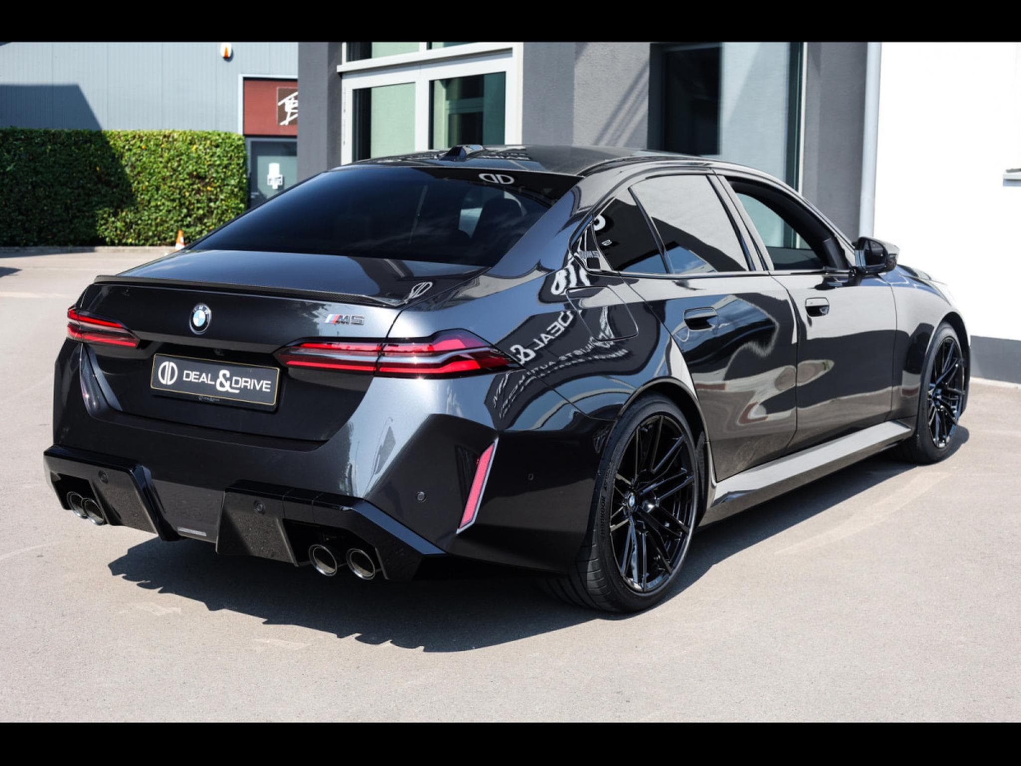 BMW M5 XDRIVE (G90) - SOPHISTOGRAU BRILLANTEFFEKT (2025) - Foto 6