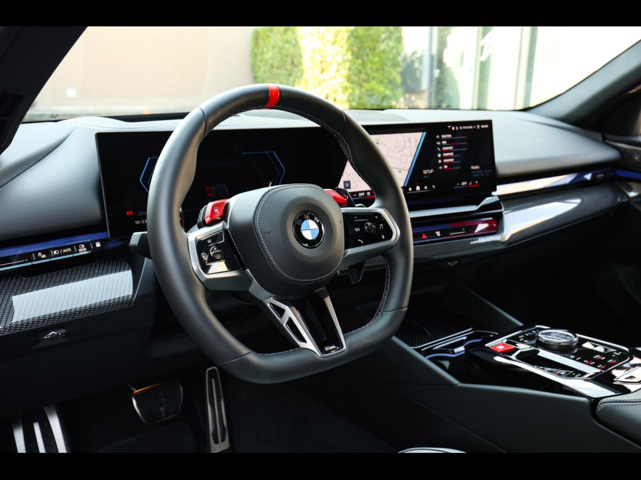 BMW M5 XDRIVE (G90) - SOPHISTOGRAU BRILLANTEFFEKT (2025) - Foto 9