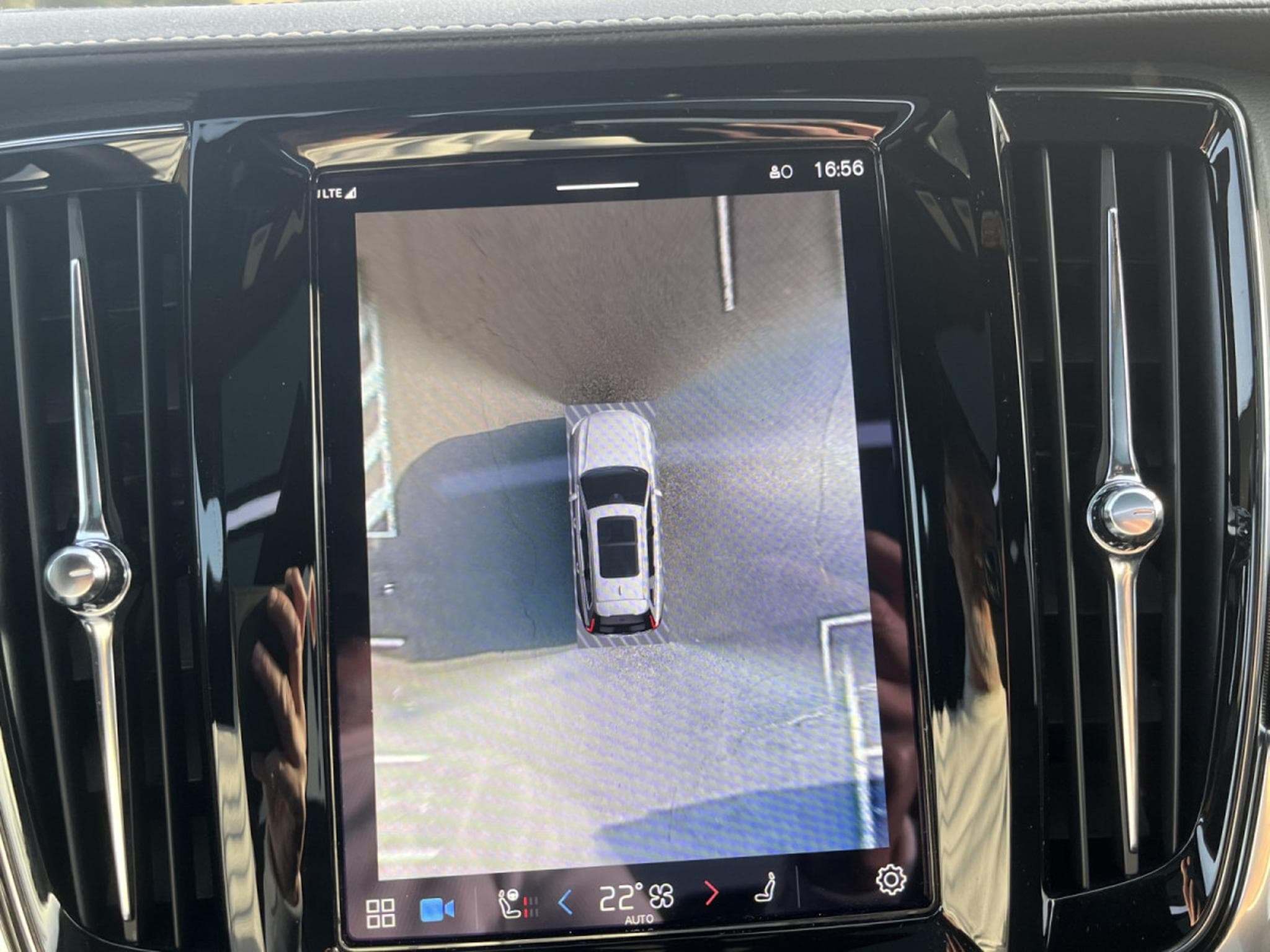 Volvo V90 B4 D 4x4 Geartronic R-Design Pano (2021) - Foto 16