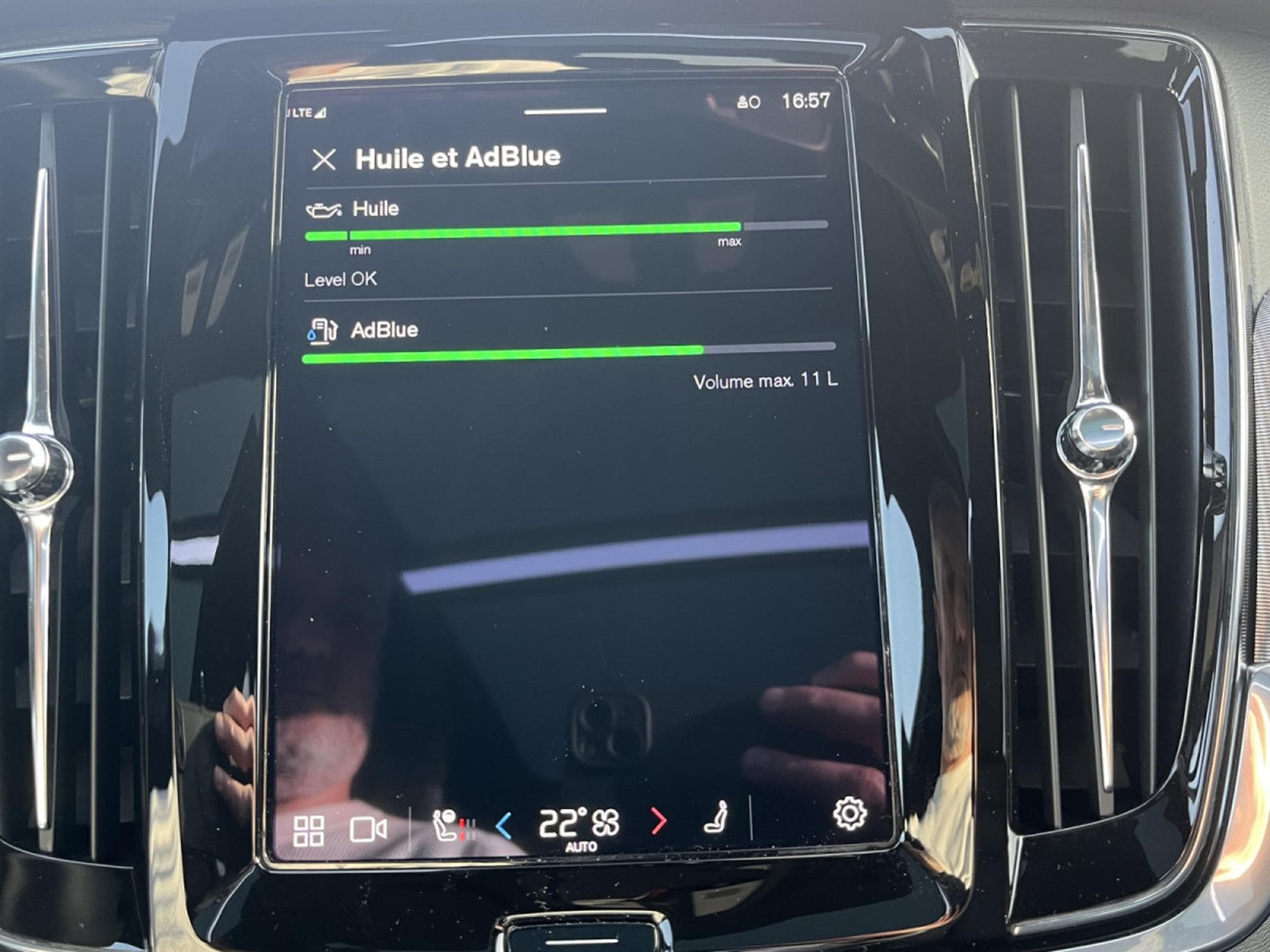 Volvo V90 B4 D 4x4 Geartronic R-Design Pano (2021) - Foto 18