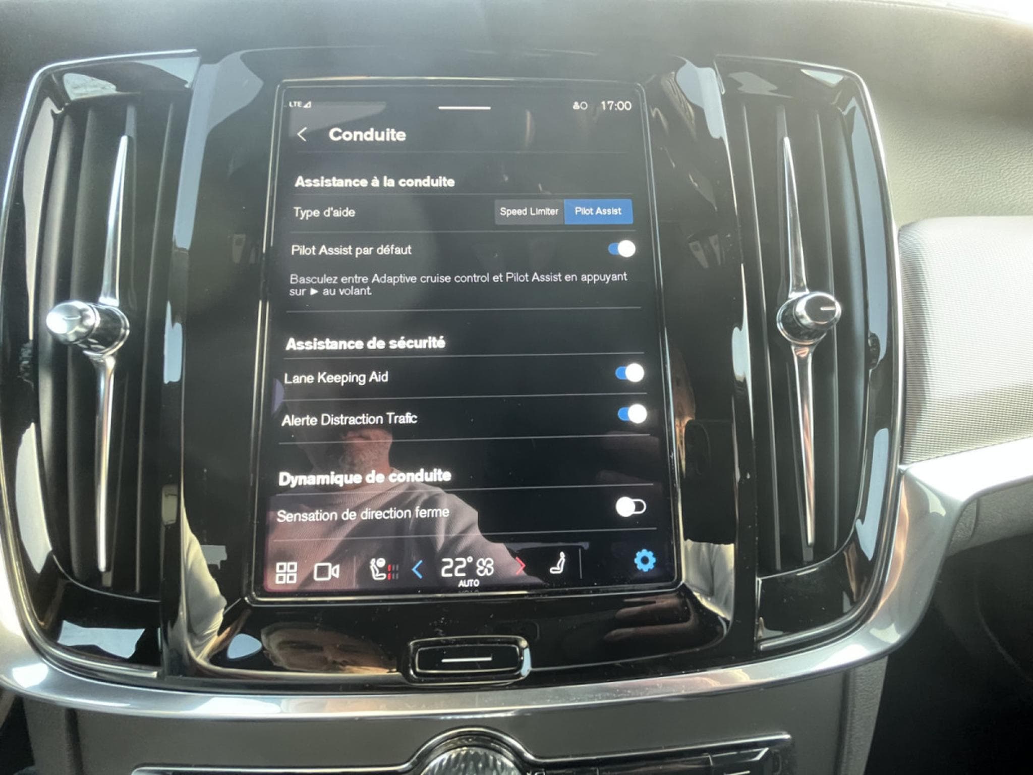 Volvo V90 B4 D 4x4 Geartronic R-Design Pano (2021) - Foto 19