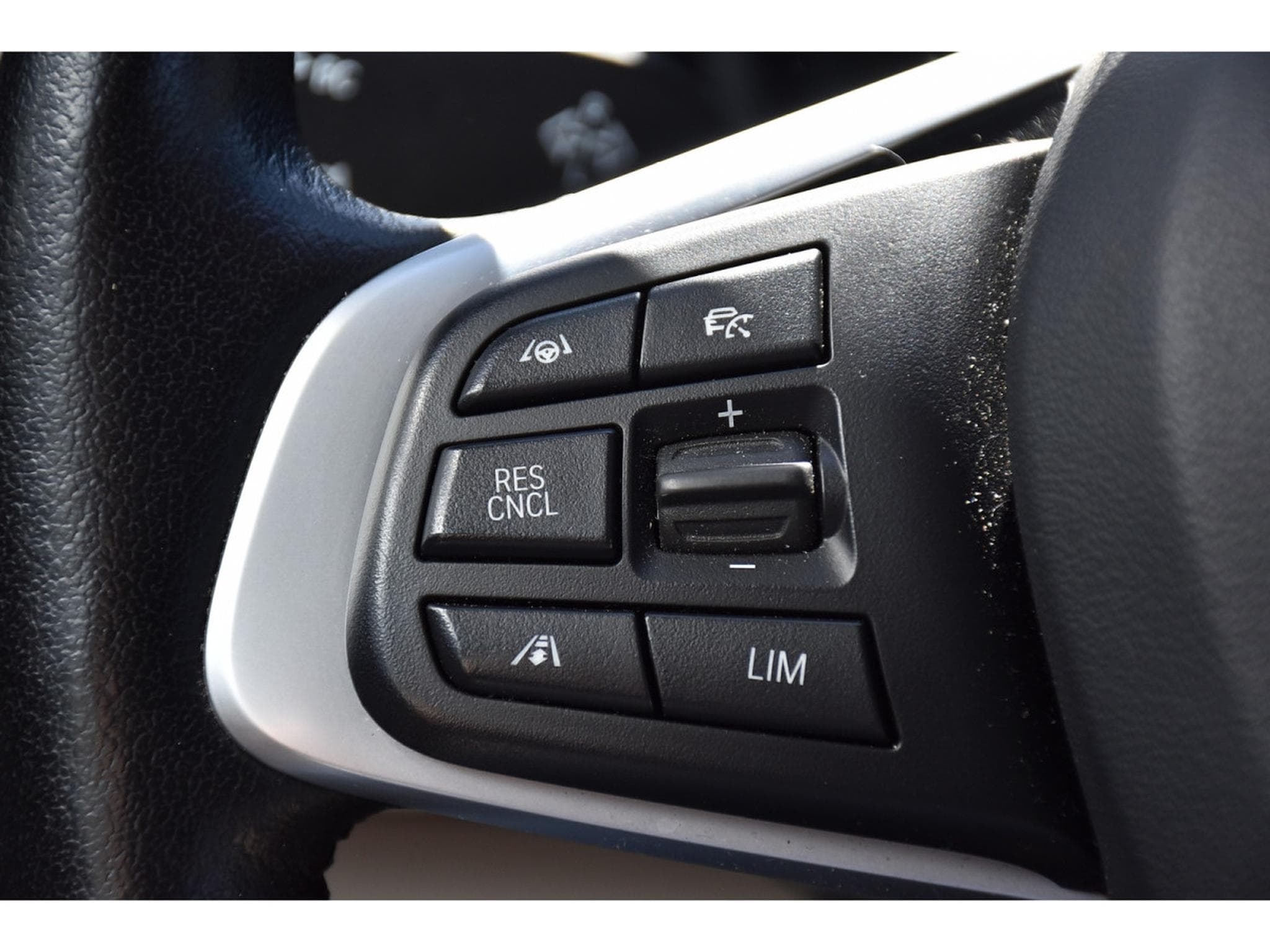 BMW 218 dA Luxury Line PANO CUIR MEMO HARMAN HUD LANE ATT RMQ (2020) - Foto 18