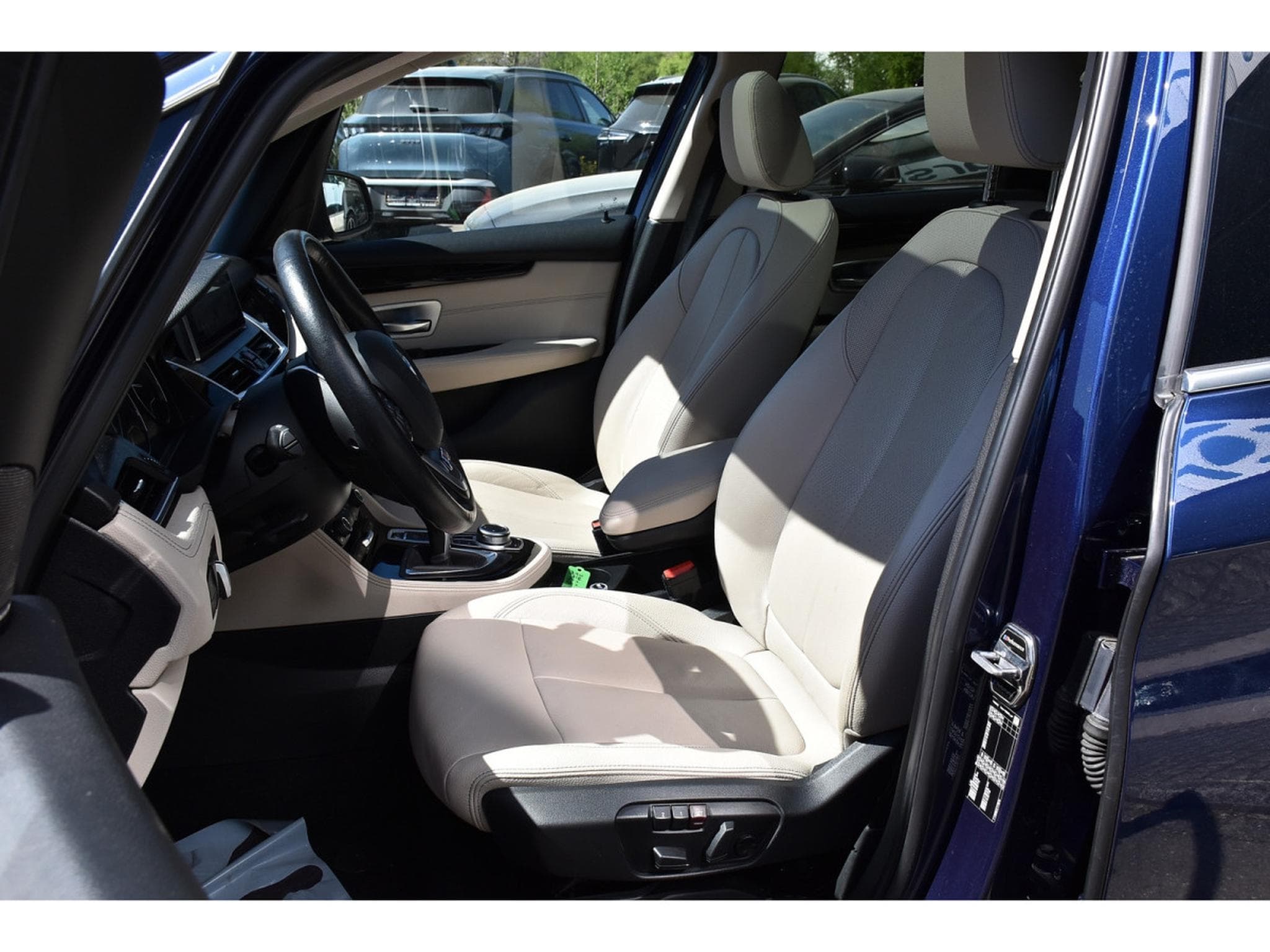 BMW 218 dA Luxury Line PANO CUIR MEMO HARMAN HUD LANE ATT RMQ (2020) - Foto 6