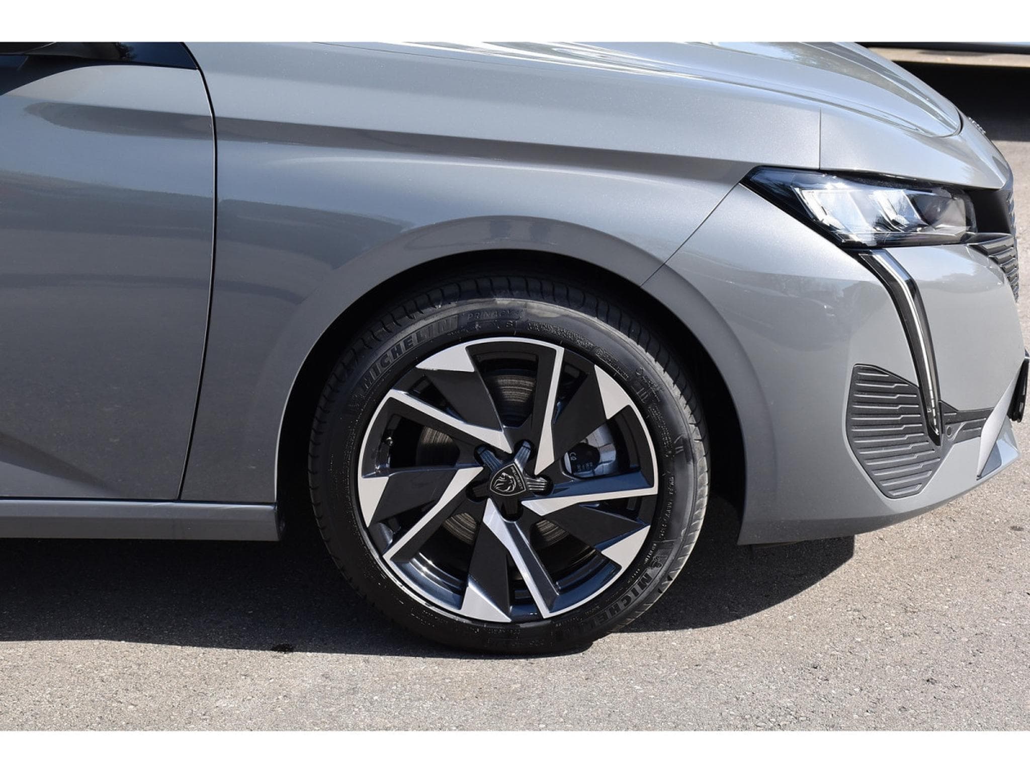 Peugeot 308 1.2 Hybrid 145 e-DCS6 Allure ACC LANE GPS CAM360 1° MAIN (2025) - Foto 5