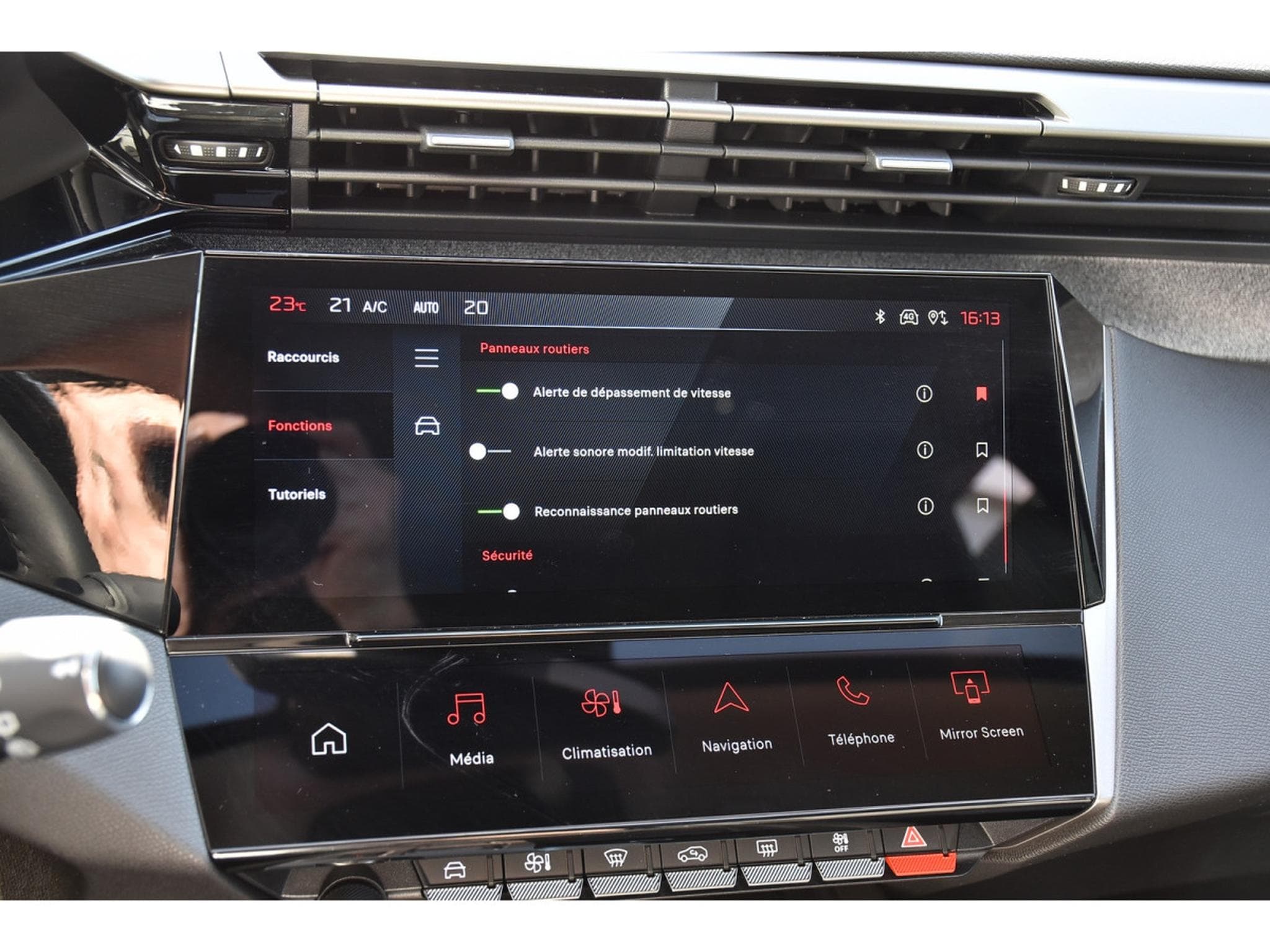 Peugeot 308 1.2 Hybrid 145 e-DCS6 Allure ACC LANE GPS CAM360 1° MAIN (2025) - Foto 13