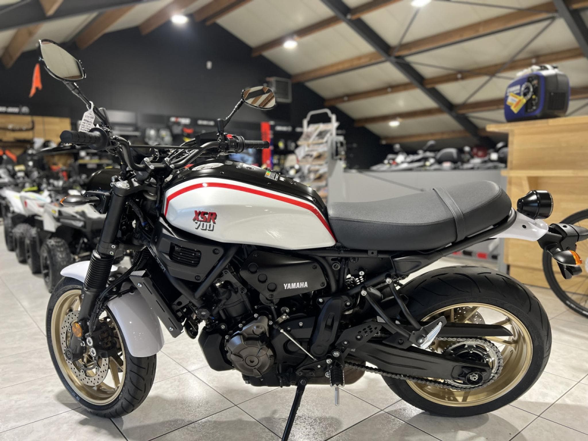Yamaha XSR X TRIBUTE (2021) - Photo 4