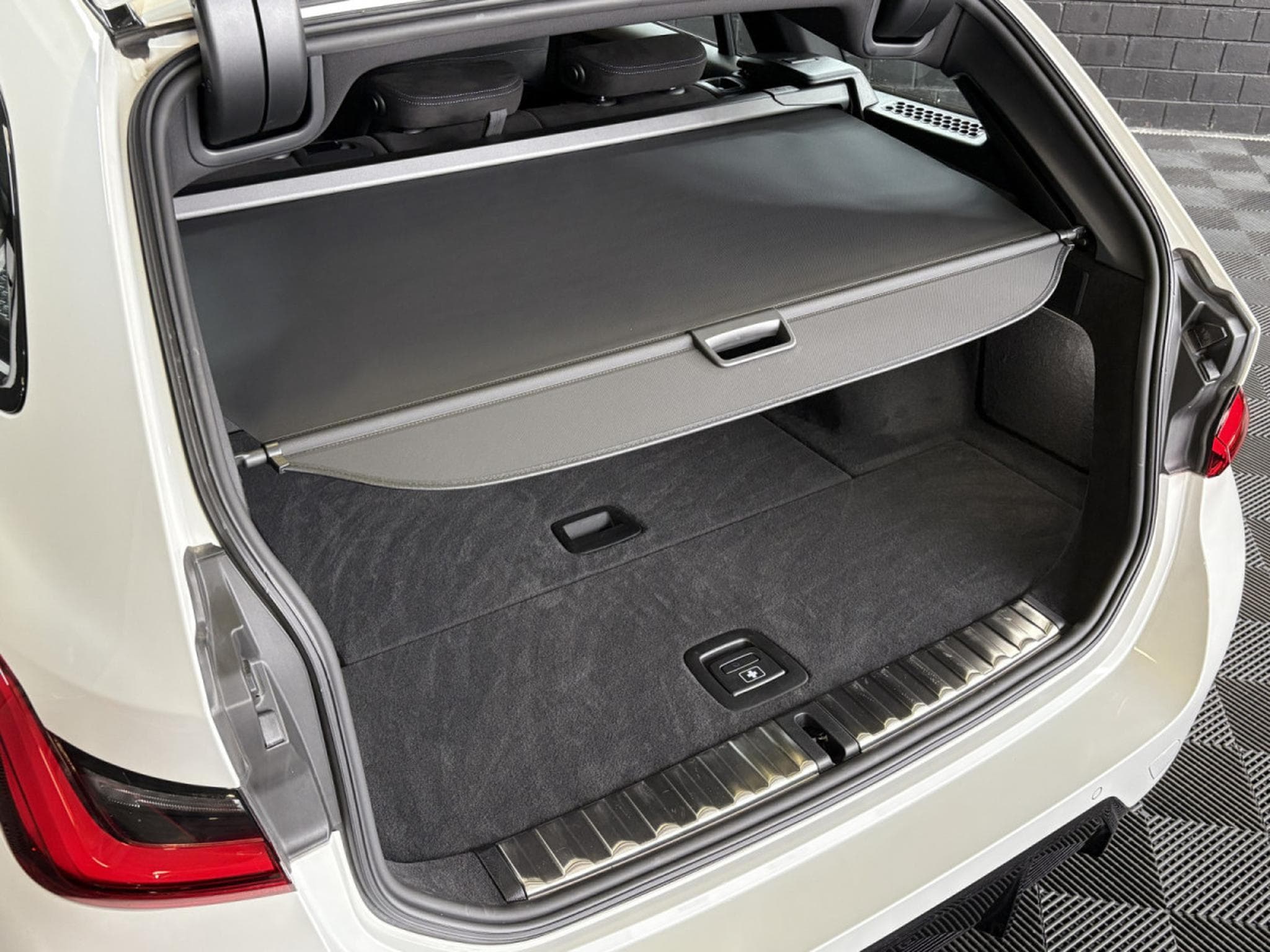 BMW 330 330i xDrive M-Sport Touring 245CV *Hayon*ACC*Sièges chauffan (2024) - Photo 20