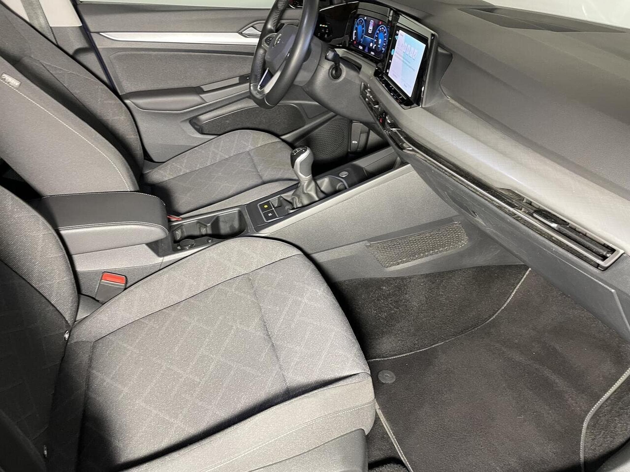 VW Golf VIII 1.0 TSI 110 LIFE GPS CARPLAY VIRTUAL COCKPIT (2022) - Photo 9