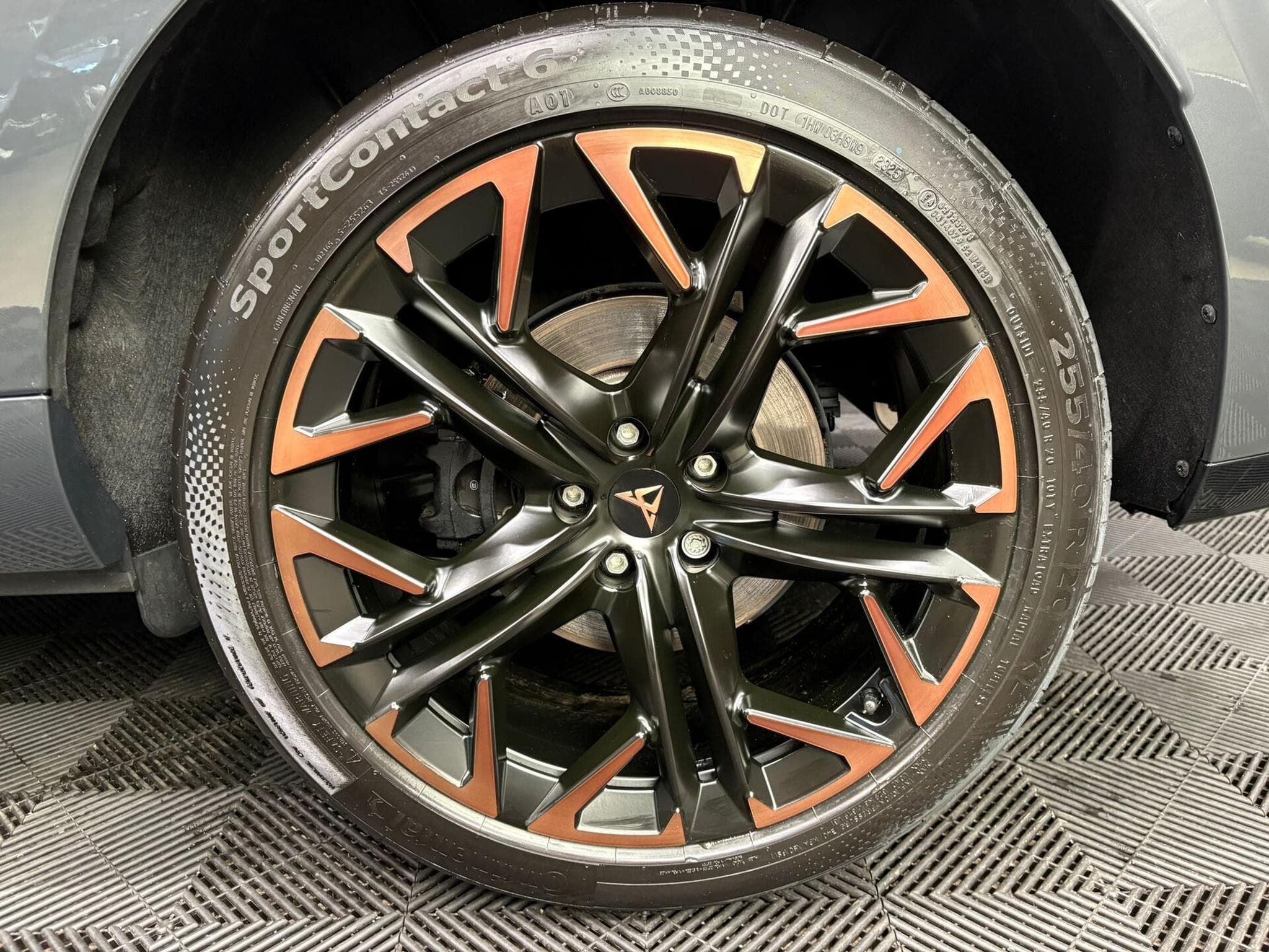 Cupra Terramar VZ 2.0 TSI 265cv 4x4 PANO/ATTELAGE/CAM360 (2026) - Photo 6