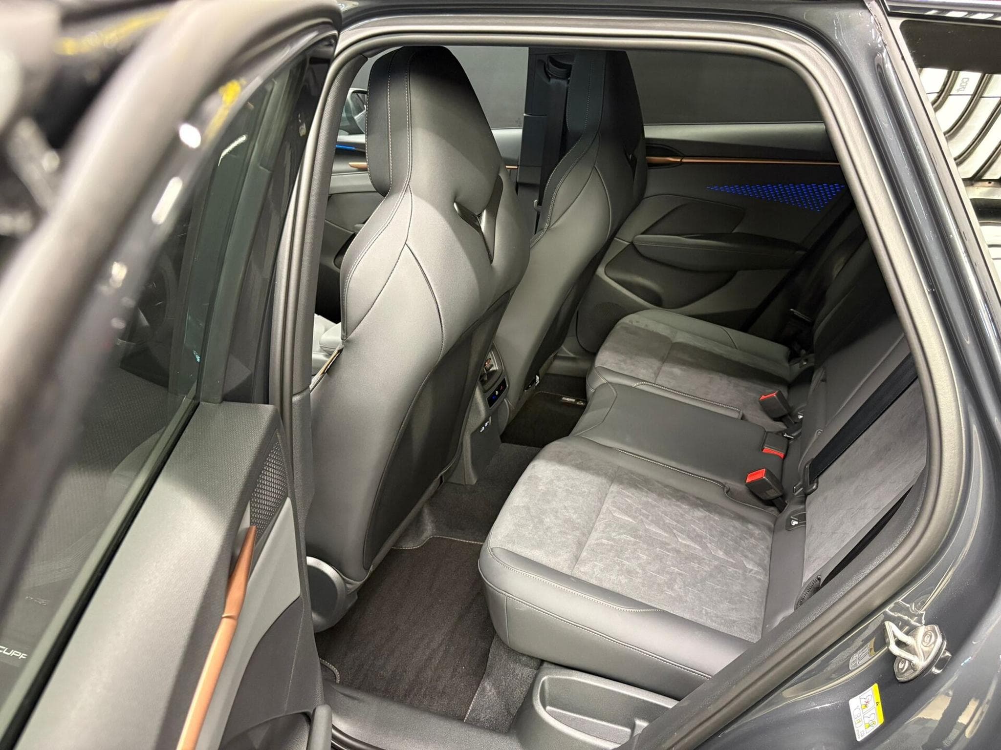 Cupra Terramar VZ 2.0 TSI 265cv 4x4 PANO/ATTELAGE/CAM360 (2026) - Photo 9