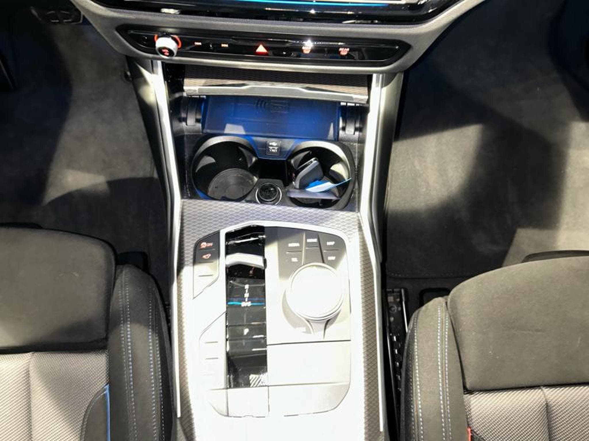 BMW 320 320i M-Sport (2025) - Photo 6