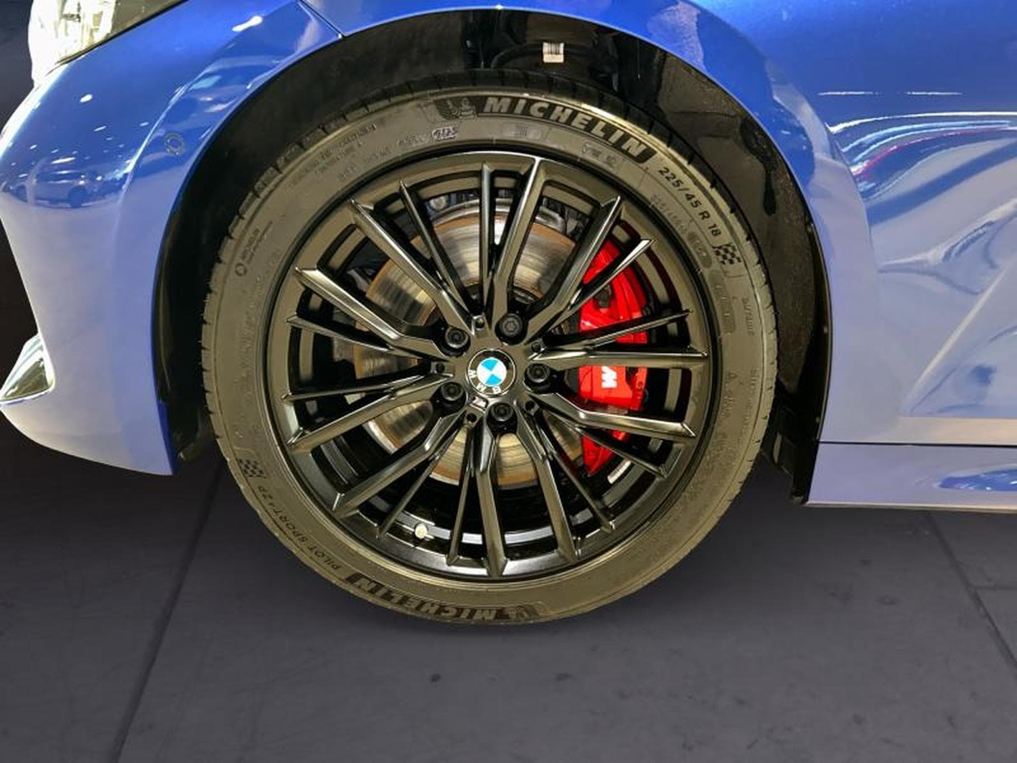 BMW 320 320i M-Sport (2025) - Photo 8