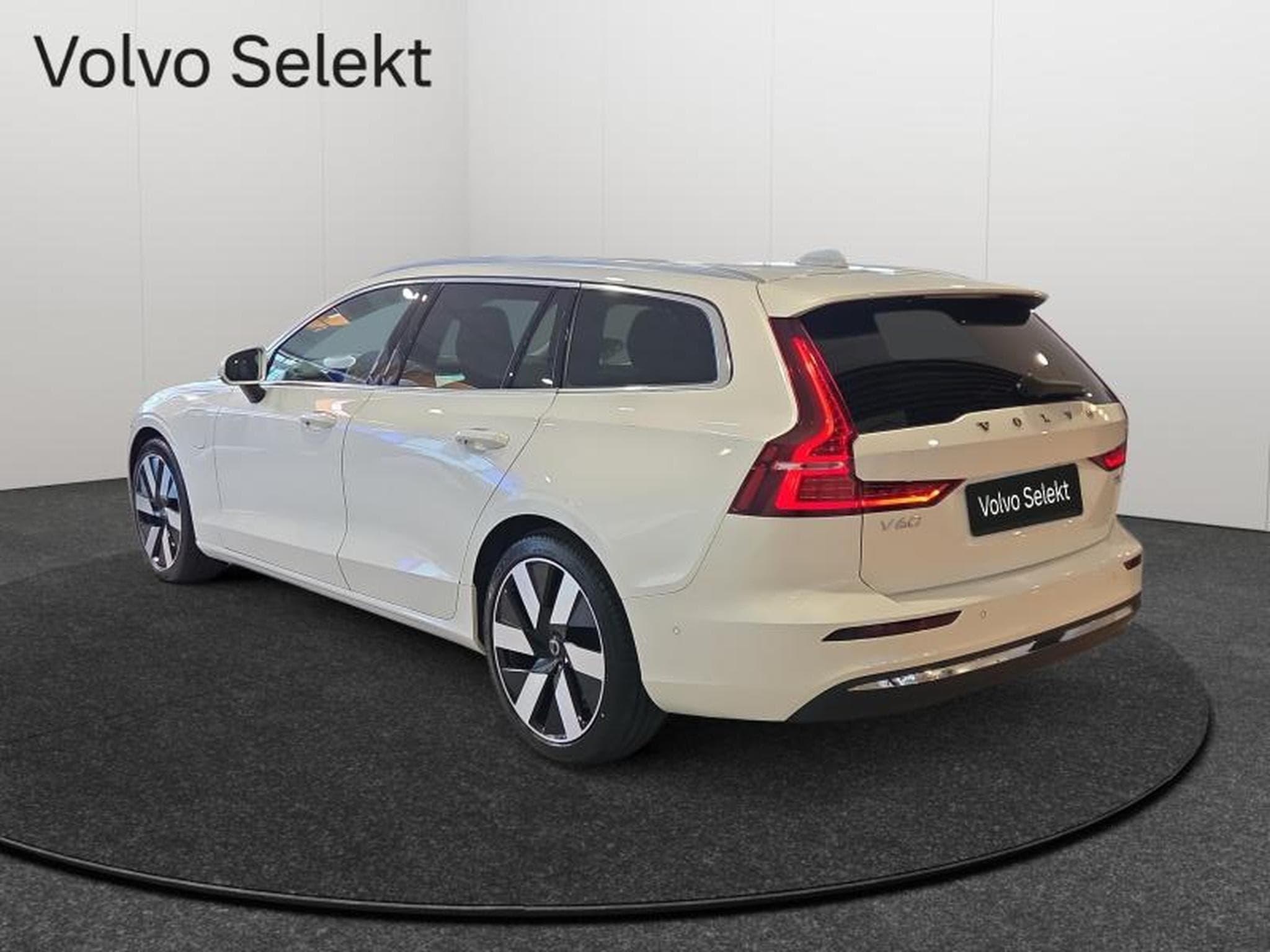 Volvo V60 T6 Plus Bright  / Hybride (2025) - Photo 3