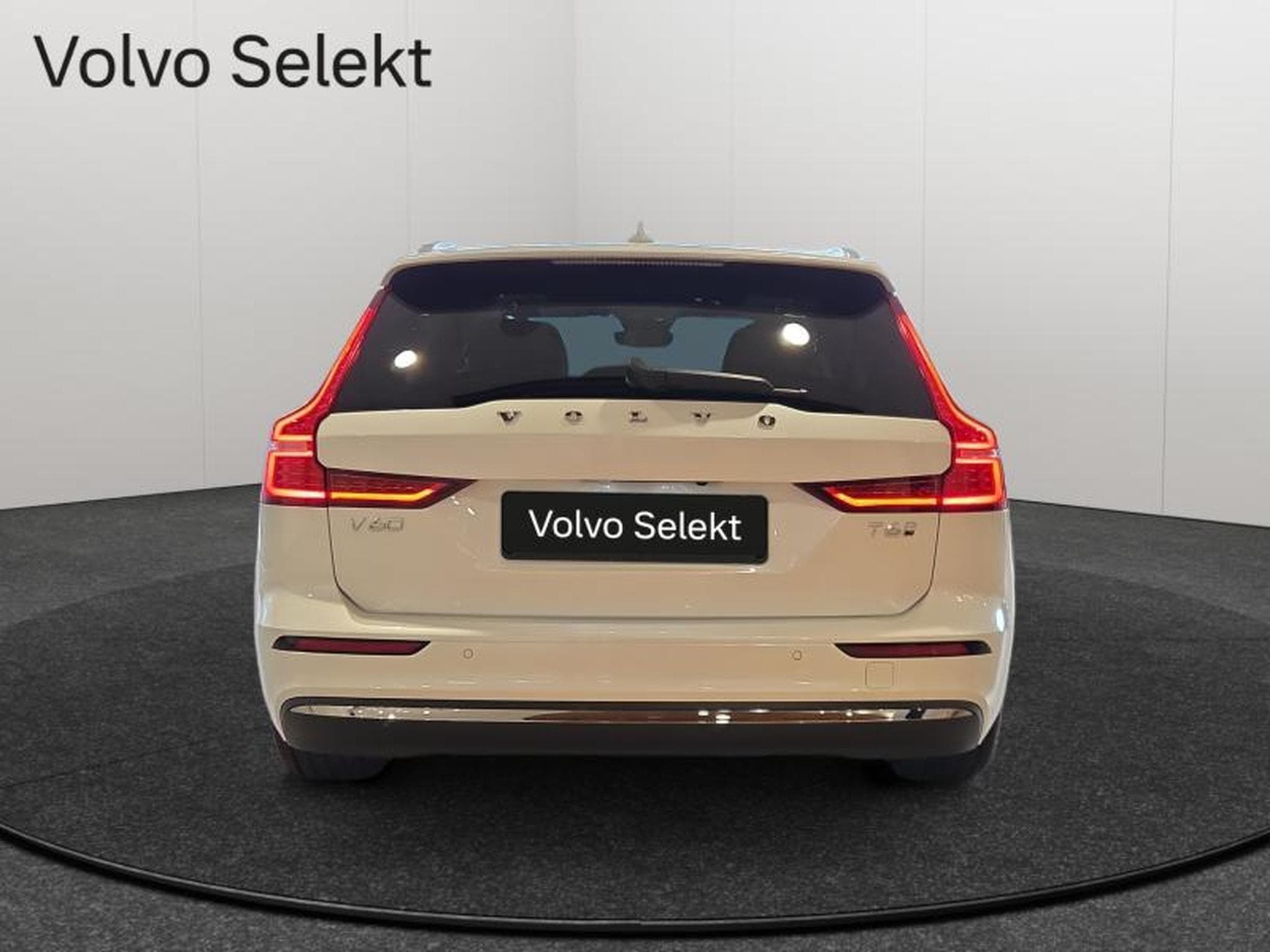 Volvo V60 T6 Plus Bright  / Hybride (2025) - Photo 4