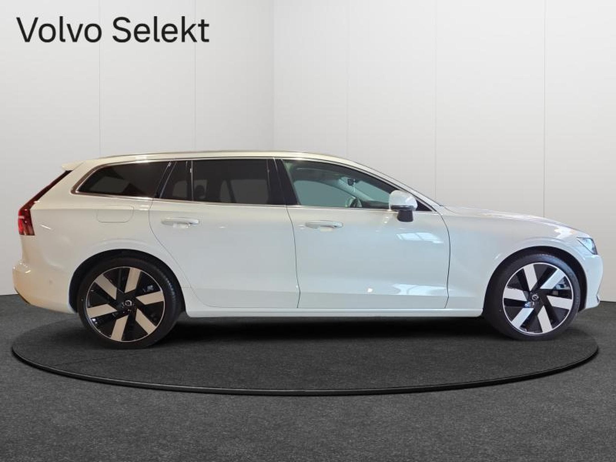 Volvo V60 T6 Plus Bright  / Hybride (2025) - Photo 6