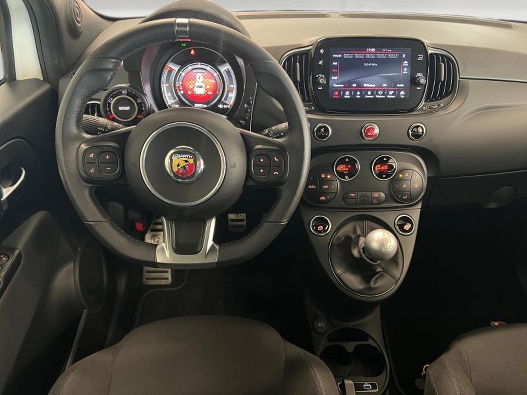 Abarth 500 595 (2023) - Photo 14