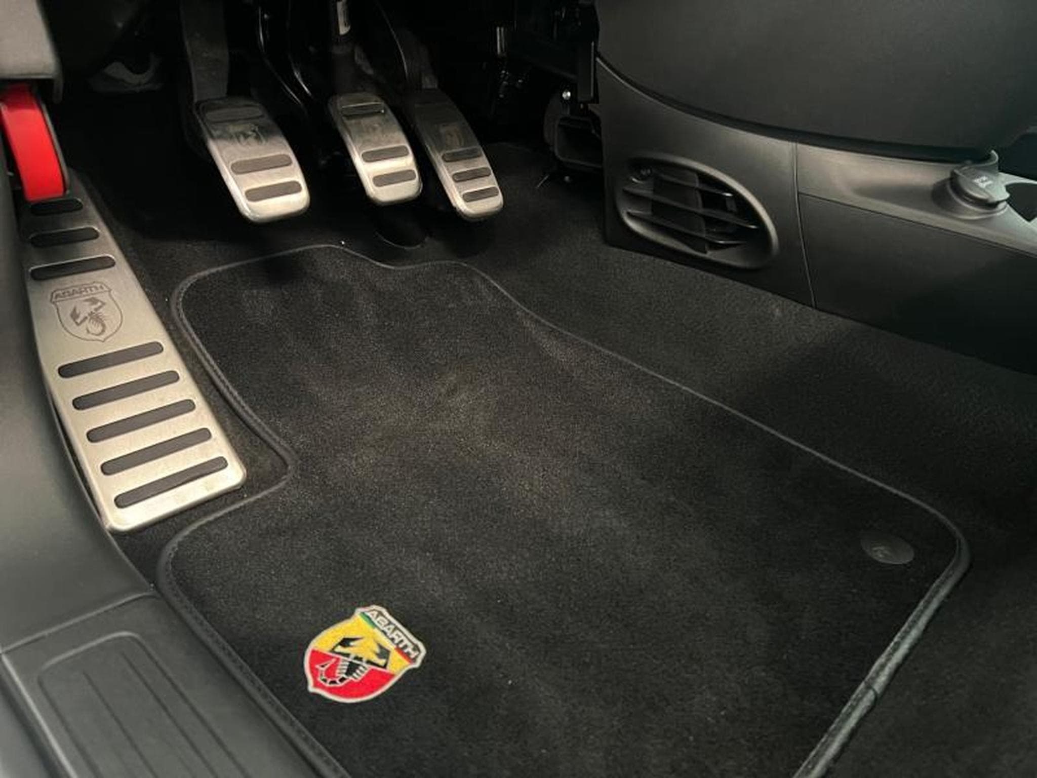 Abarth 500 595 (2023) - Photo 16