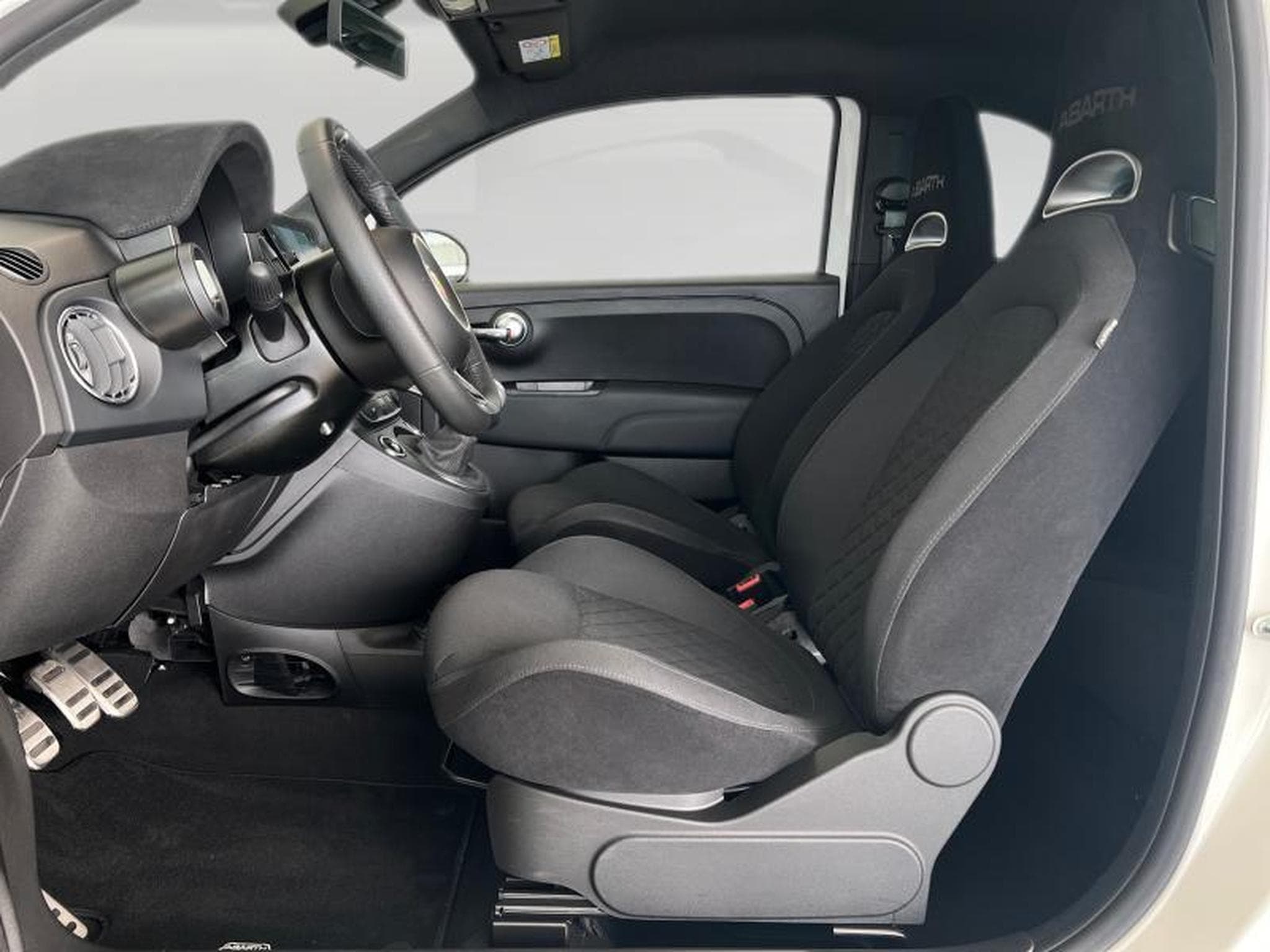 Abarth 500 595 (2023) - Photo 9
