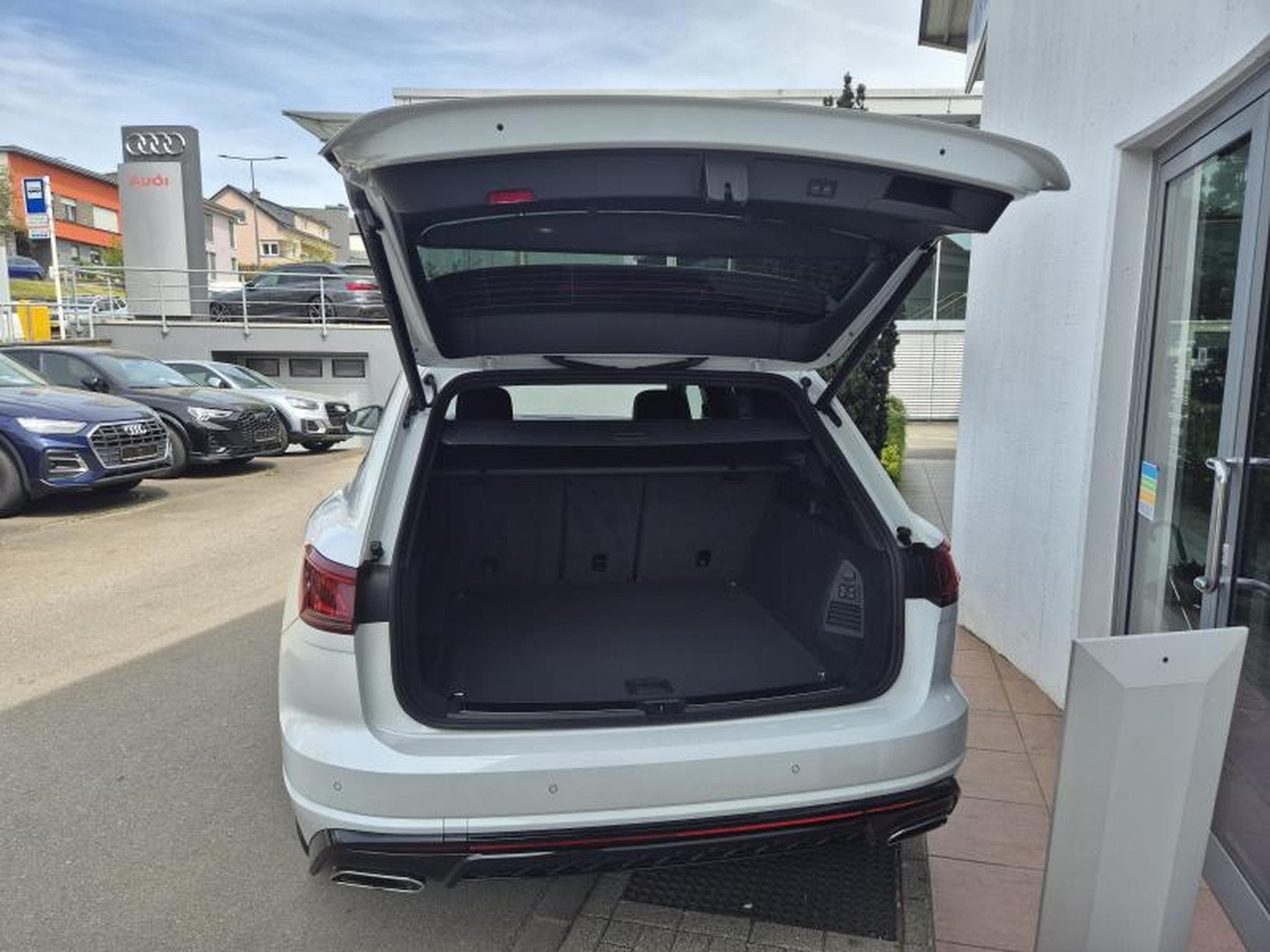 VW Touareg III R-Line Final Edition (2026) - Photo 11
