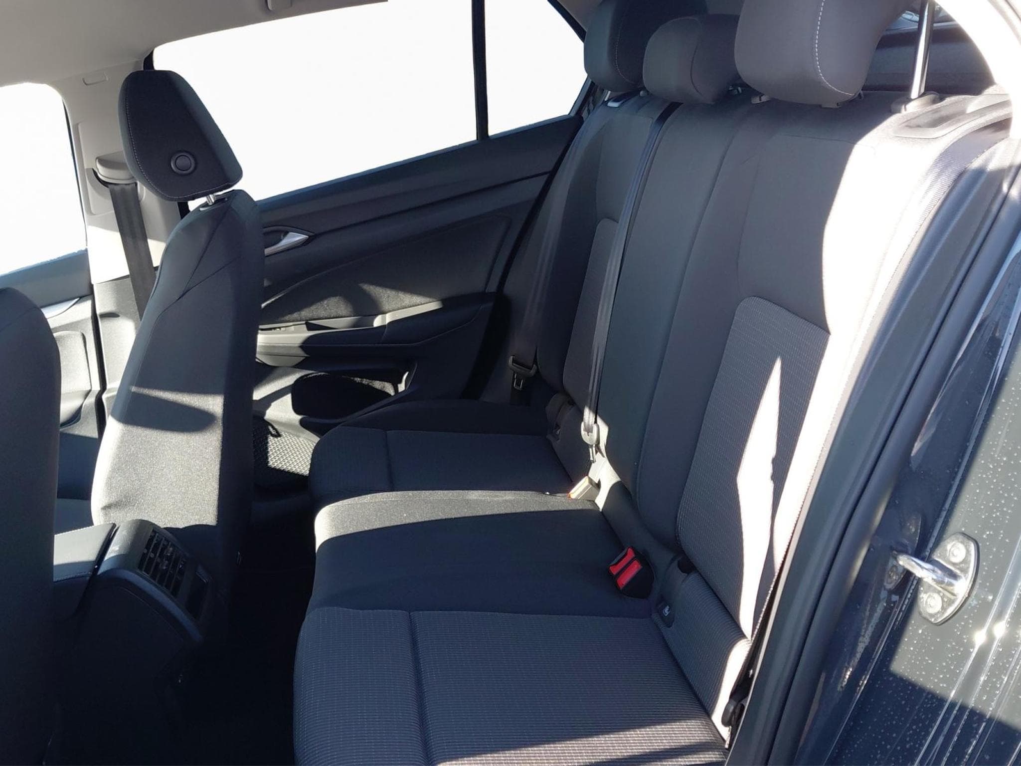 VW Golf 1.5 TSI OPF (2026) - Photo 18