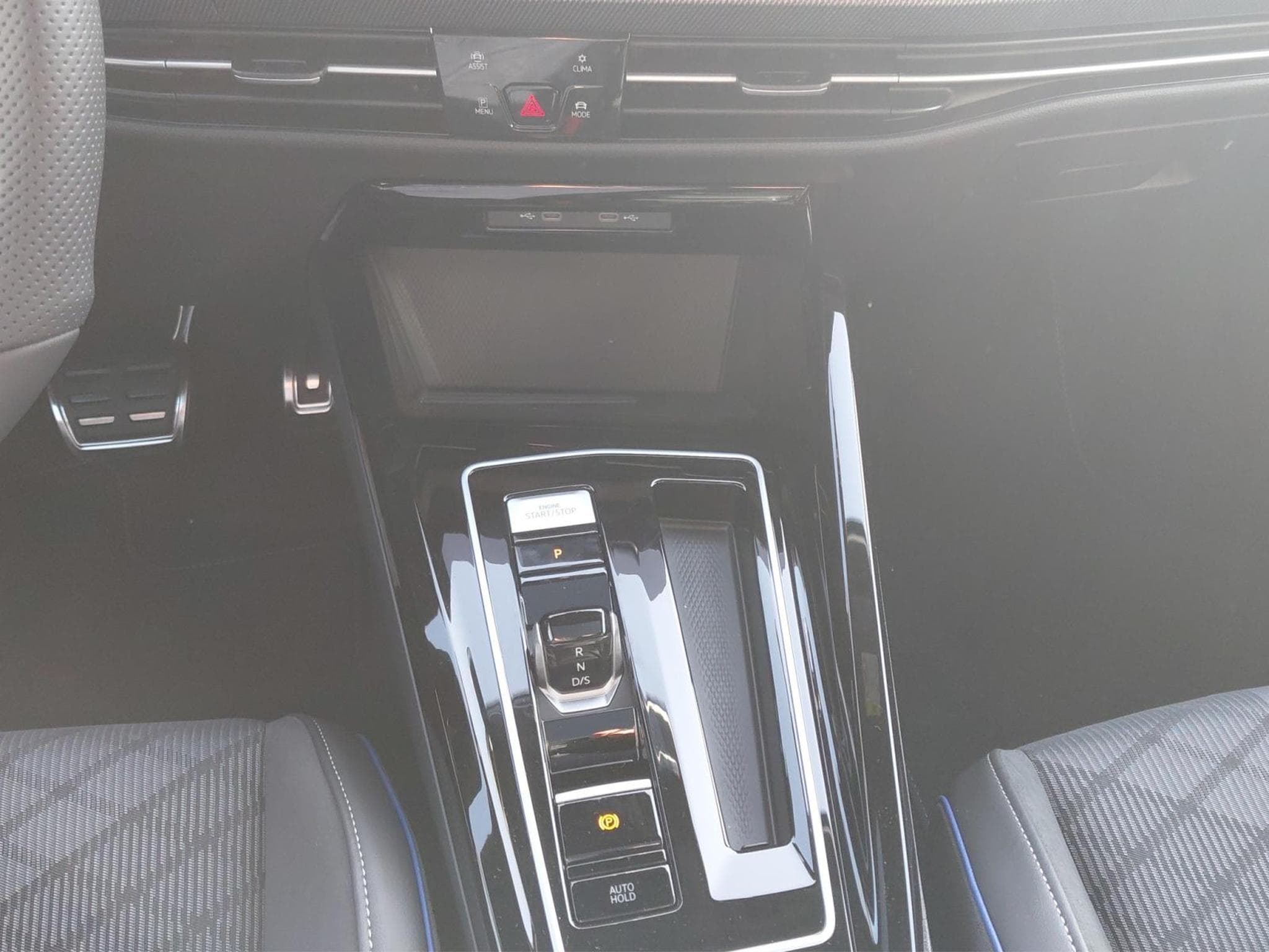 VW Golf R-Line (2026) - Photo 14