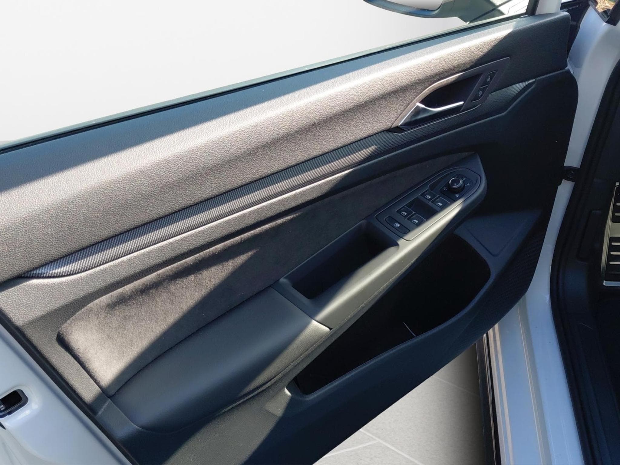 VW Golf R-Line (2026) - Photo 16