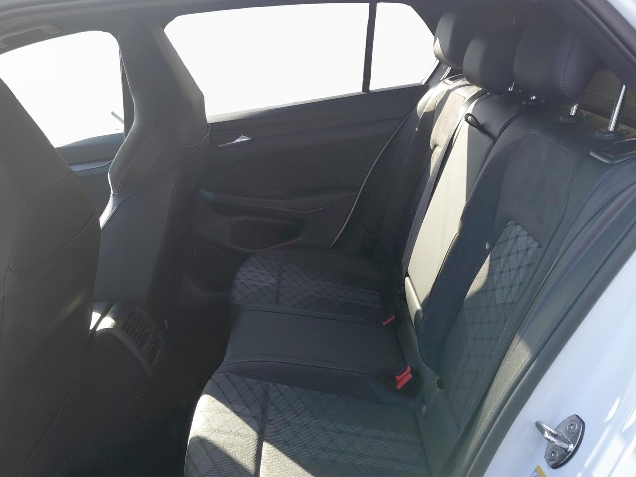 VW Golf R-Line (2026) - Photo 18