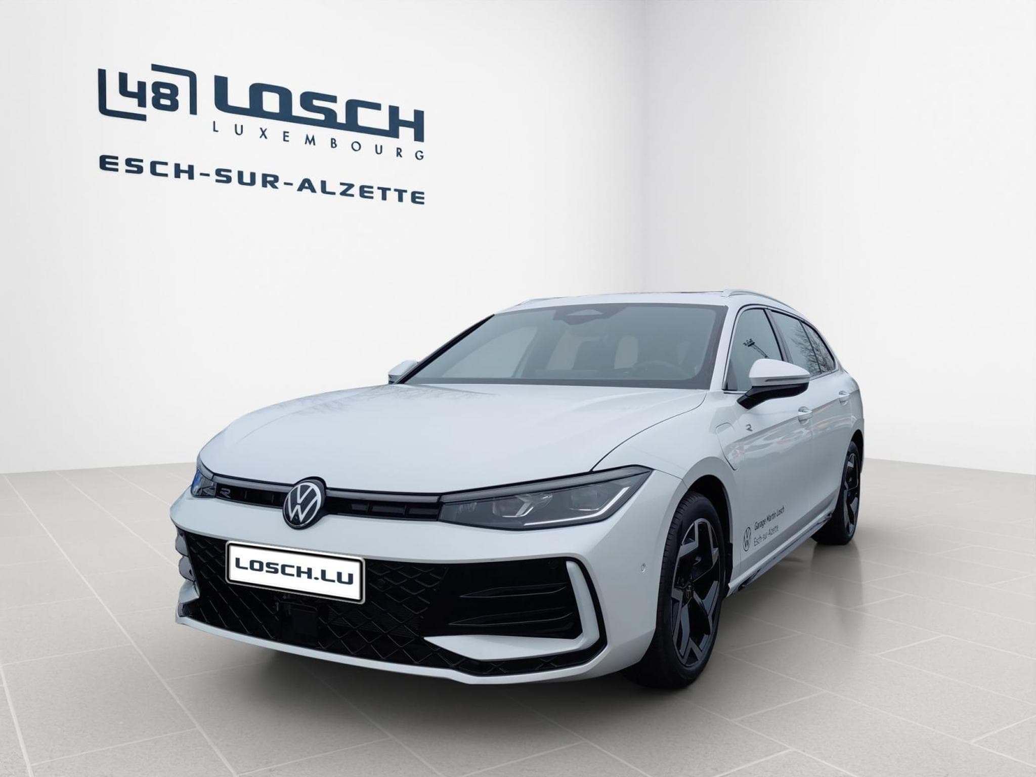 VW Passat R-Line (2026) - Photo 1