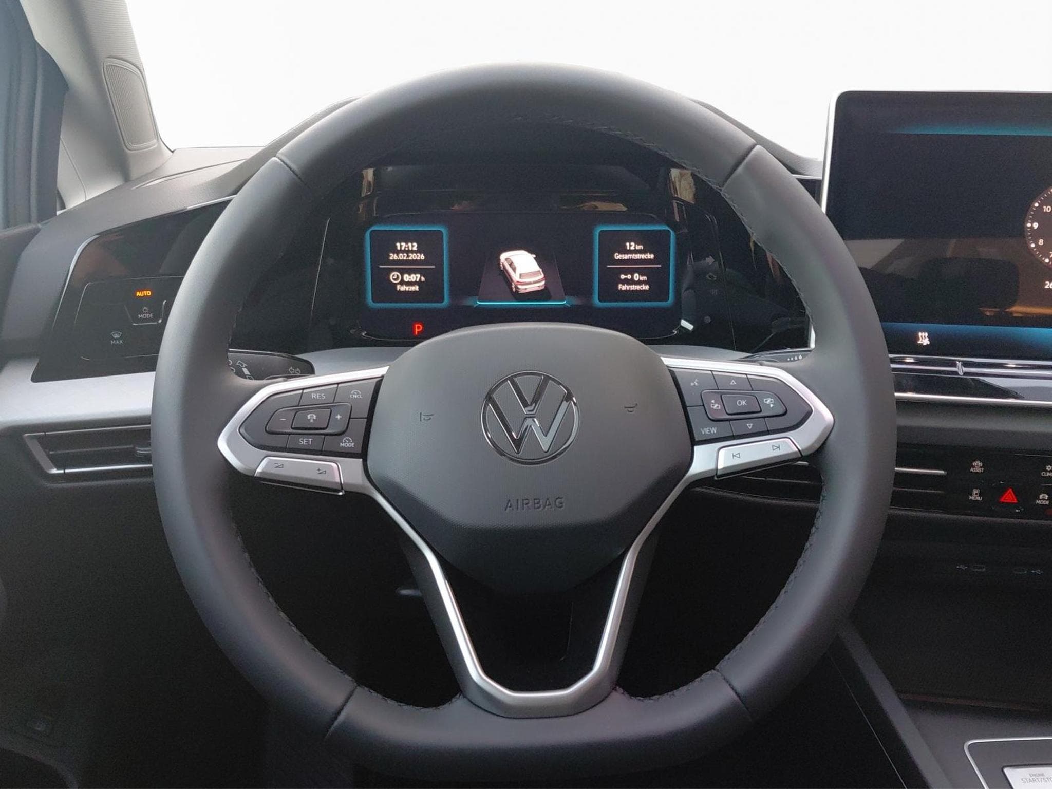 VW Golf Life (2026) - Photo 11