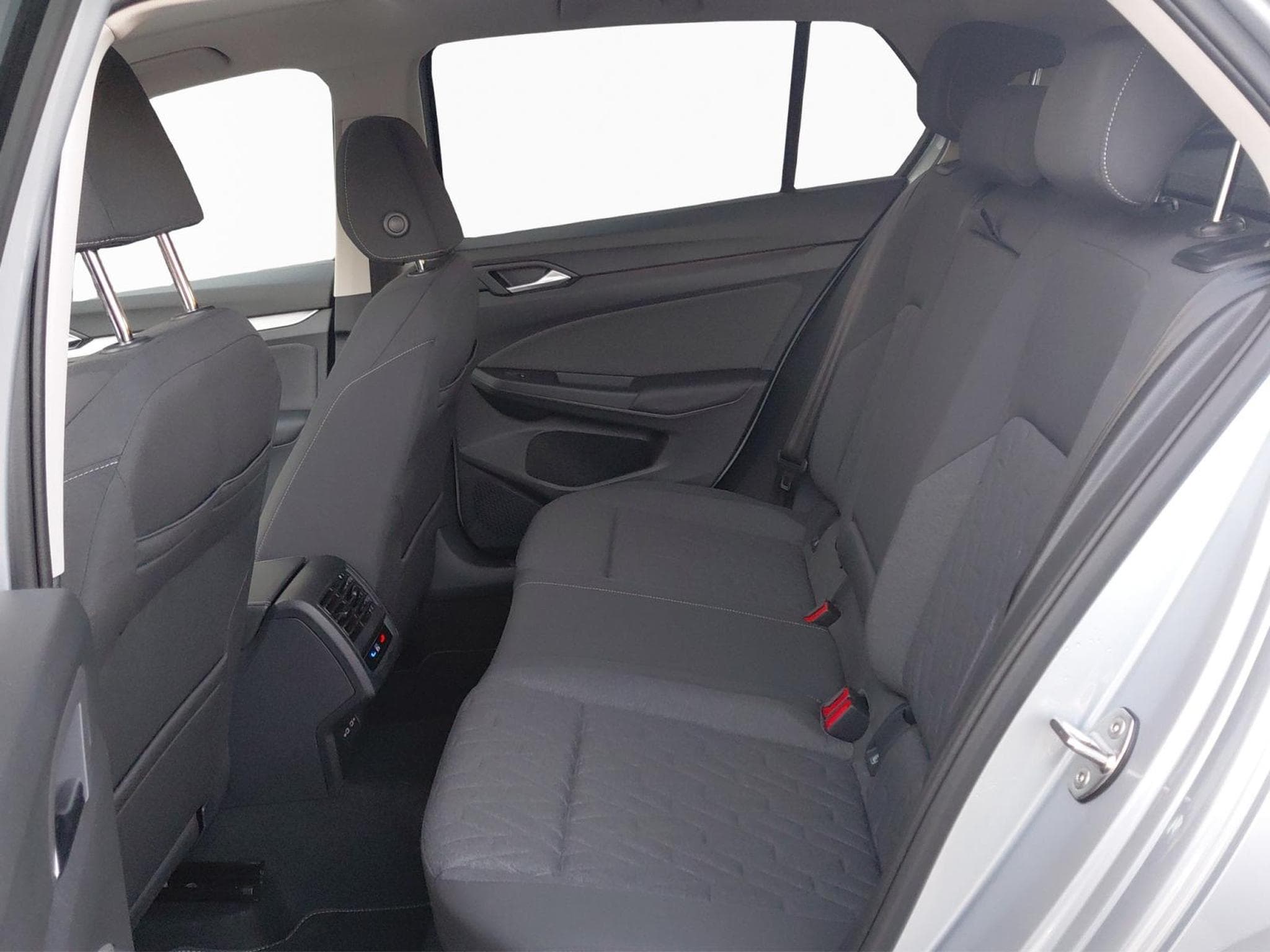 VW Golf Life (2026) - Photo 18