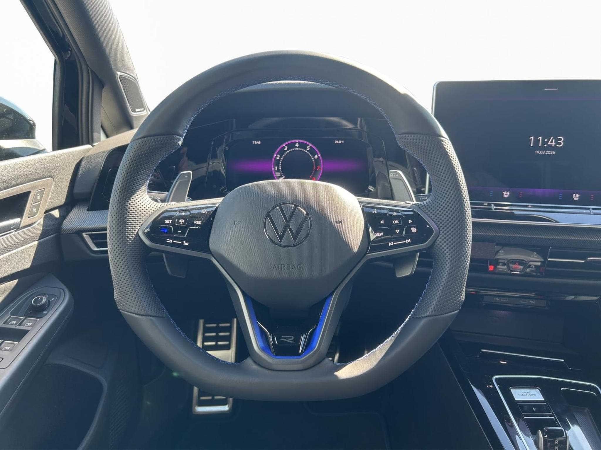 VW Golf R (2026) - Photo 11